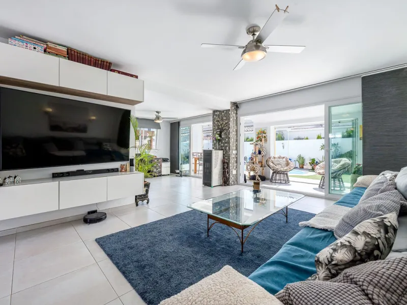 Stunning 3-Bedroom Villa with Sea Views in Costalita, Marbella