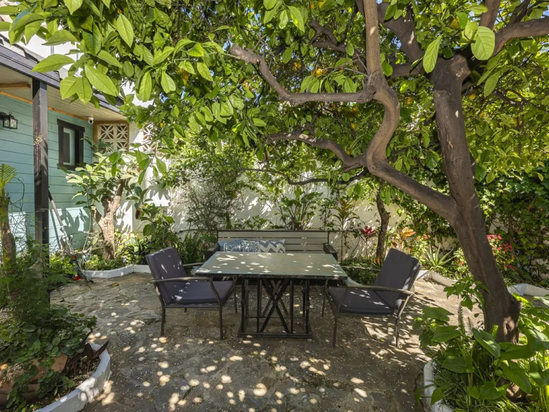 House - Detached Villa в продаже в Marbella, Málaga. В доме 12 спален и 12 ванных комнат. Площадь дома 500 м². Площадь участка 728 м²