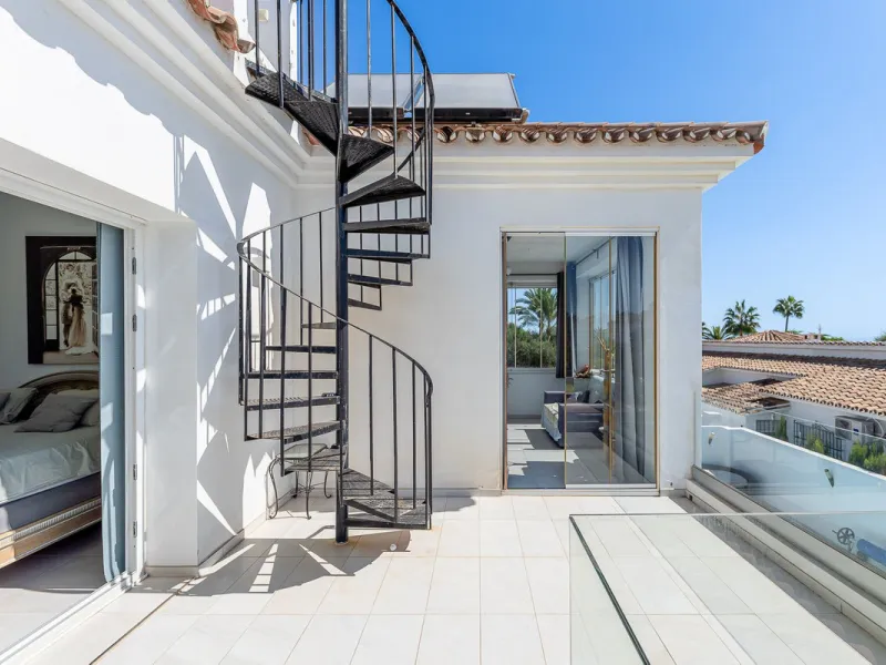 Stunning 3-Bedroom Villa with Sea Views in Costalita, Marbella