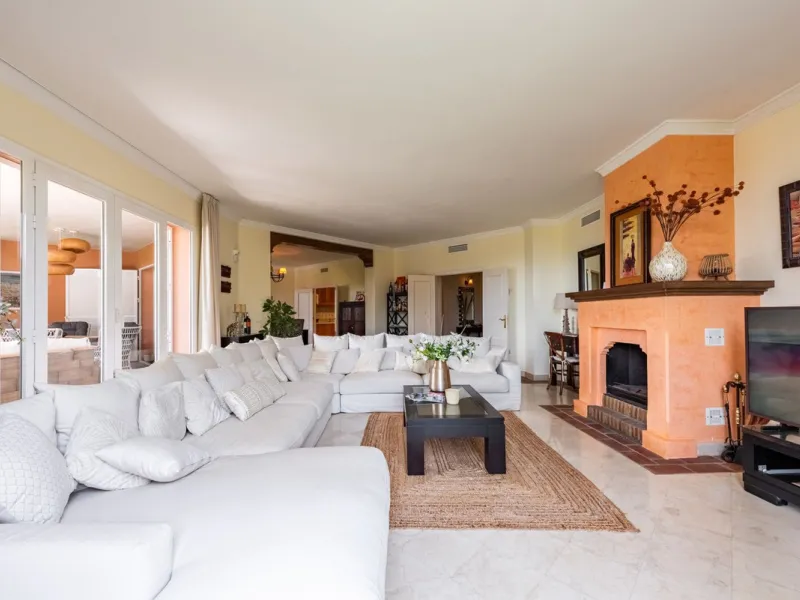 Unique Frontline Beach Villa in La Perla de la Bahía, Casares