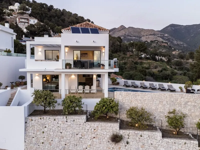 House - Detached Villa в продаже в Mijas, Málaga. В доме 3 спален и 4 ванных комнат. Площадь дома 318 м²