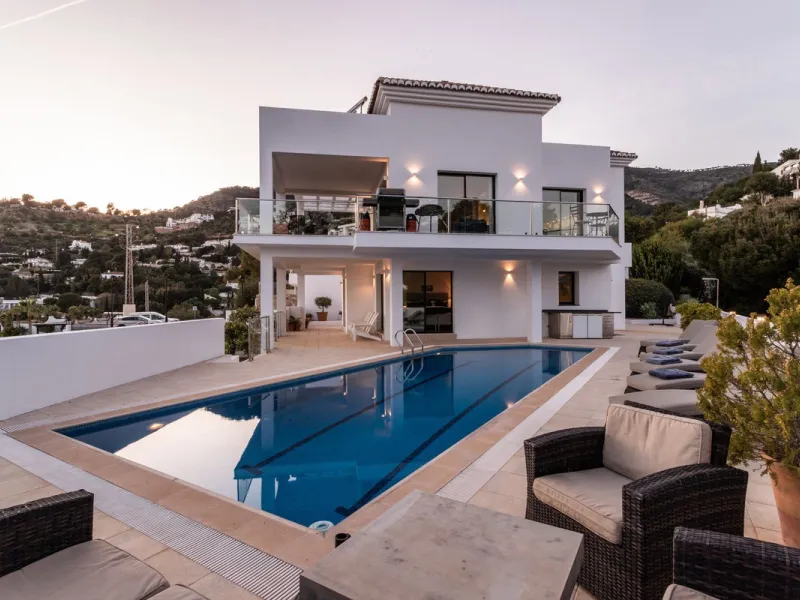 House - Detached Villa в продаже в Mijas, Málaga. В доме 3 спален и 4 ванных комнат. Площадь дома 318 м²