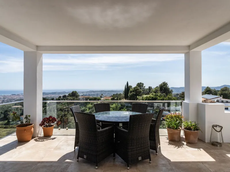House - Detached Villa в продаже в Mijas, Málaga. В доме 3 спален и 4 ванных комнат. Площадь дома 318 м²