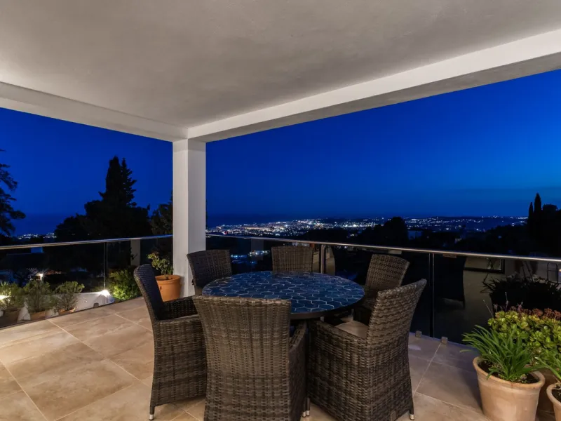 House - Detached Villa в продаже в Mijas, Málaga. В доме 3 спален и 4 ванных комнат. Площадь дома 318 м²