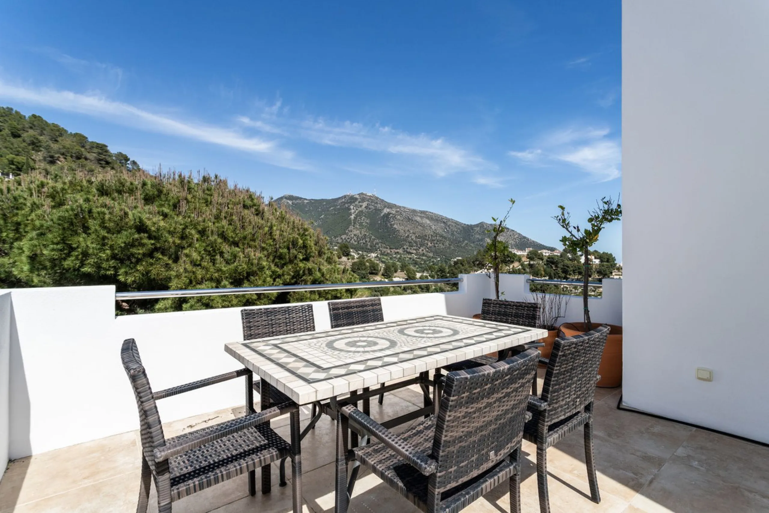 House - Detached Villa в продаже в Mijas, Málaga. В доме 3 спален и 4 ванных комнат. Площадь дома 318 м²