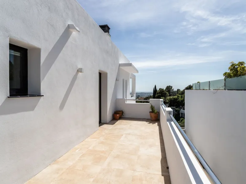 House - Detached Villa в продаже в Mijas, Málaga. В доме 3 спален и 4 ванных комнат. Площадь дома 318 м²