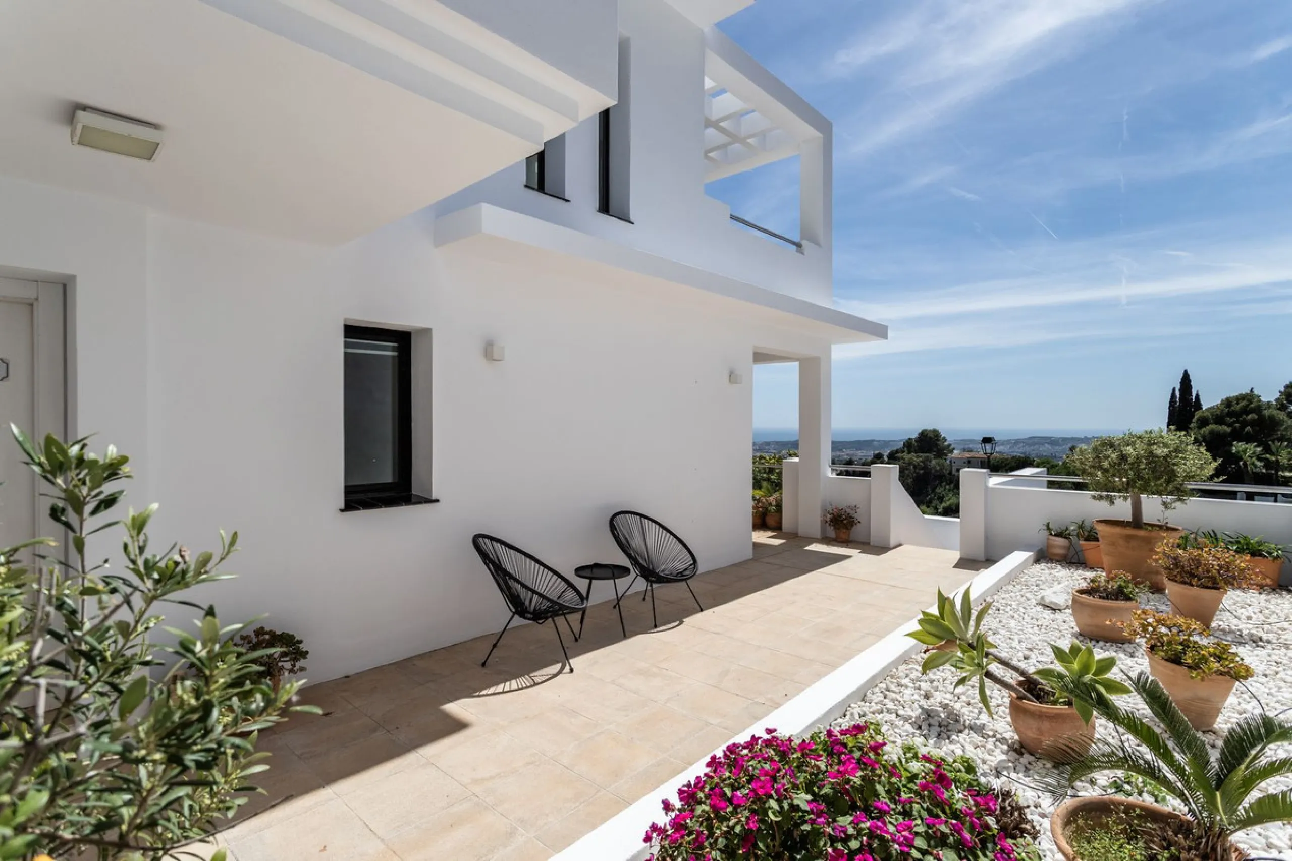 House - Detached Villa в продаже в Mijas, Málaga. В доме 3 спален и 4 ванных комнат. Площадь дома 318 м²