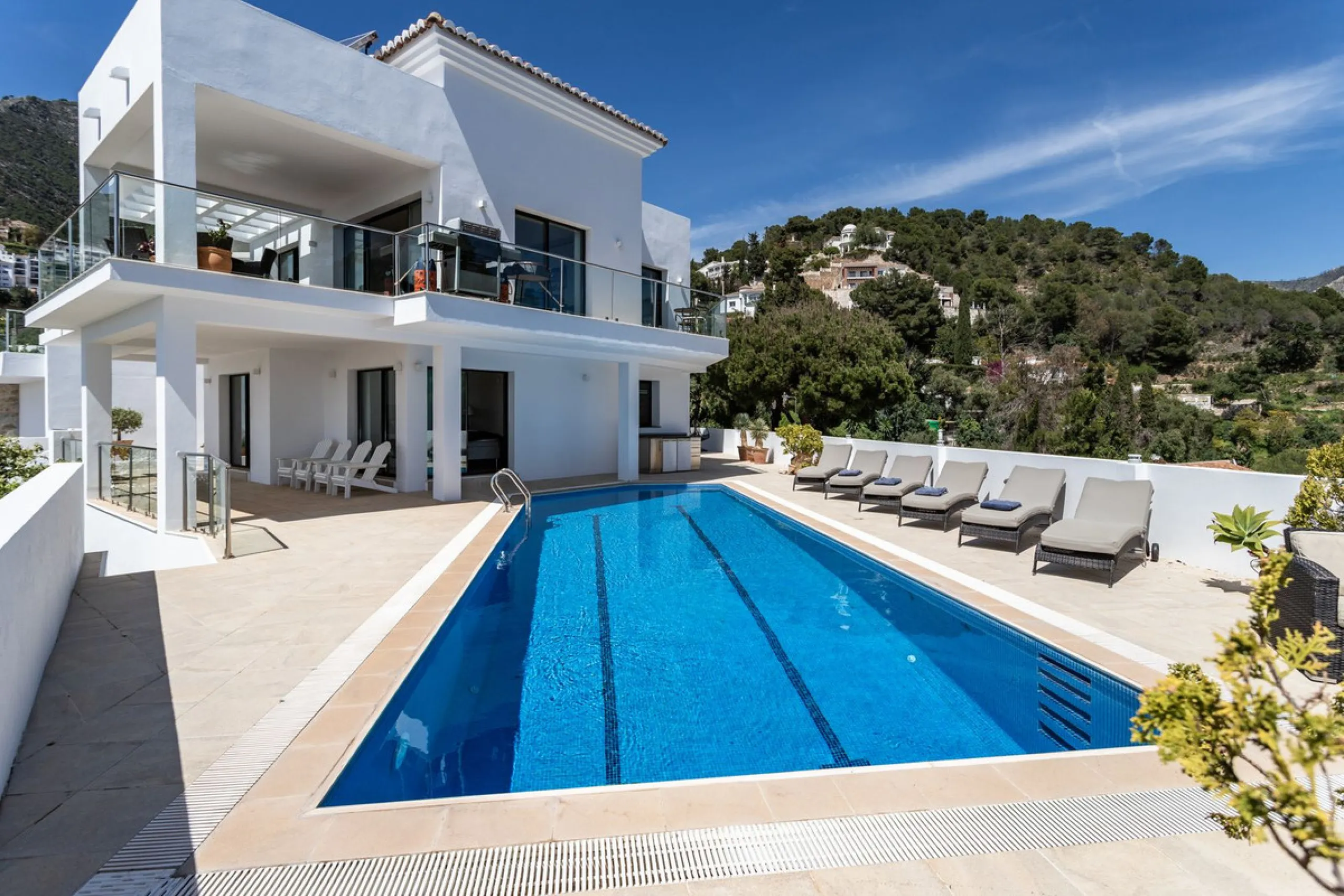 House - Detached Villa в продаже в Mijas, Málaga. В доме 3 спален и 4 ванных комнат. Площадь дома 318 м²
