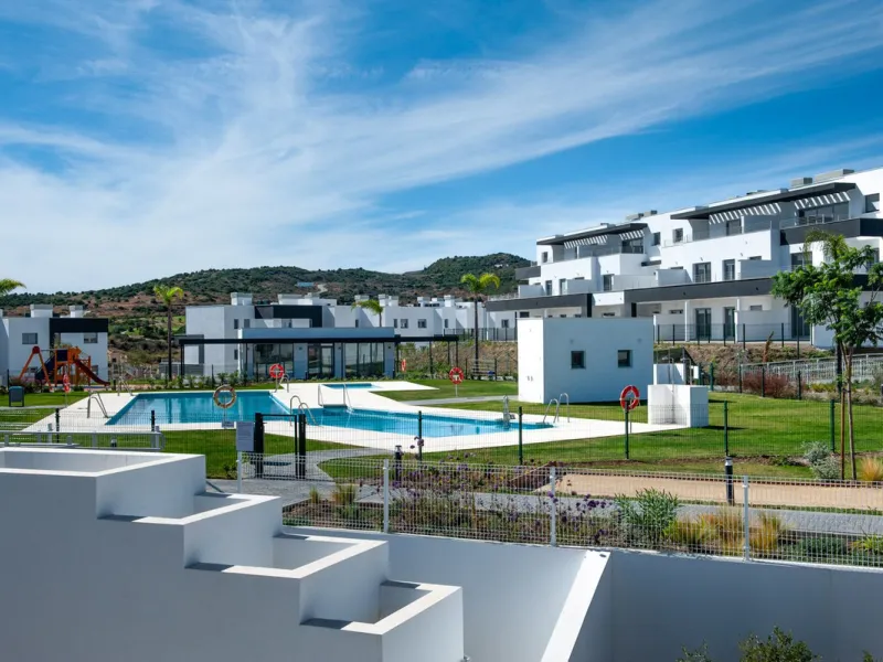 Move-in ready, brand new, modern, top-floor apartment for sale in a golf urbanization near Estepona town