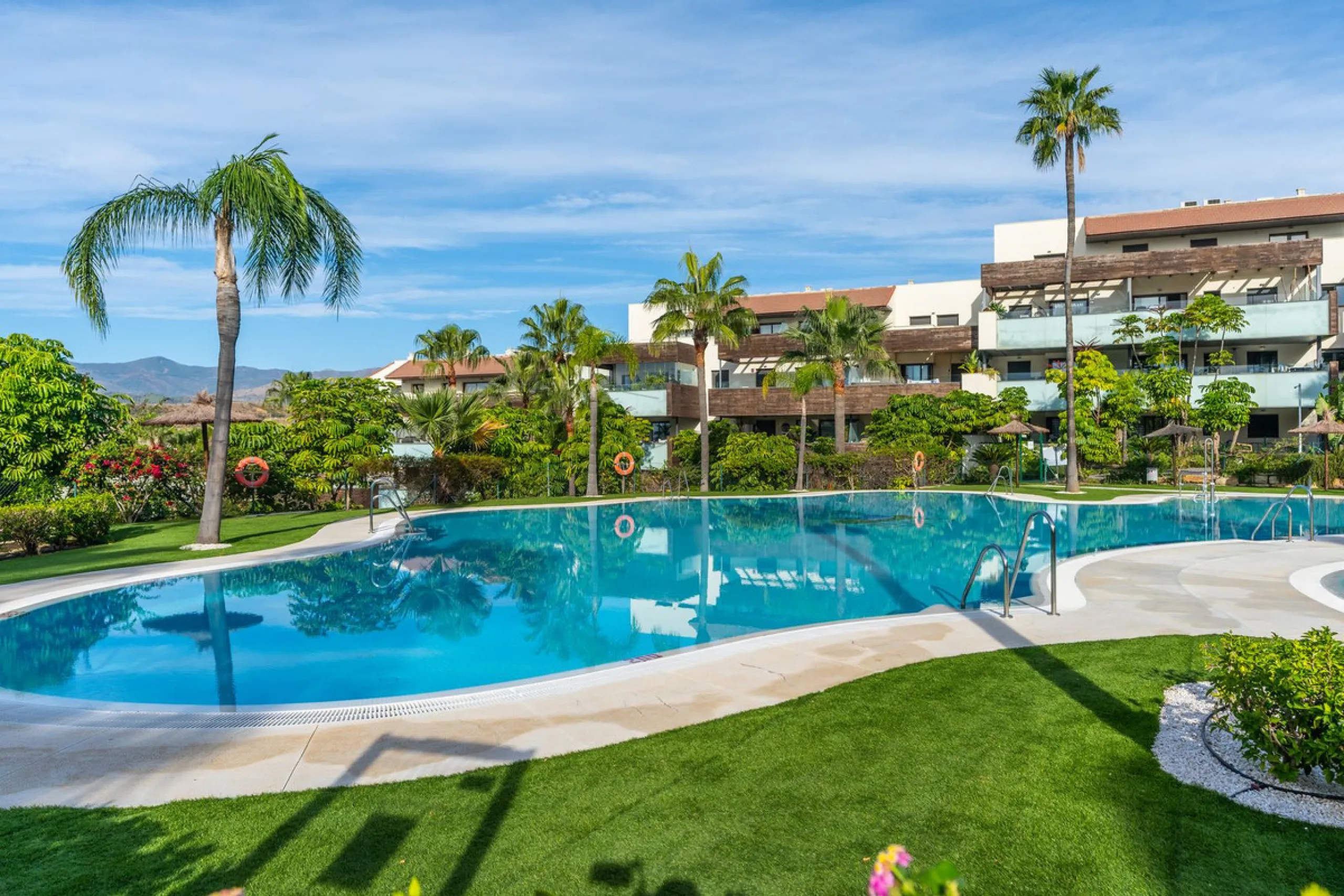 Elegance, Profitability & Prime Location – Apartment in Los Flamingos Golf Resort