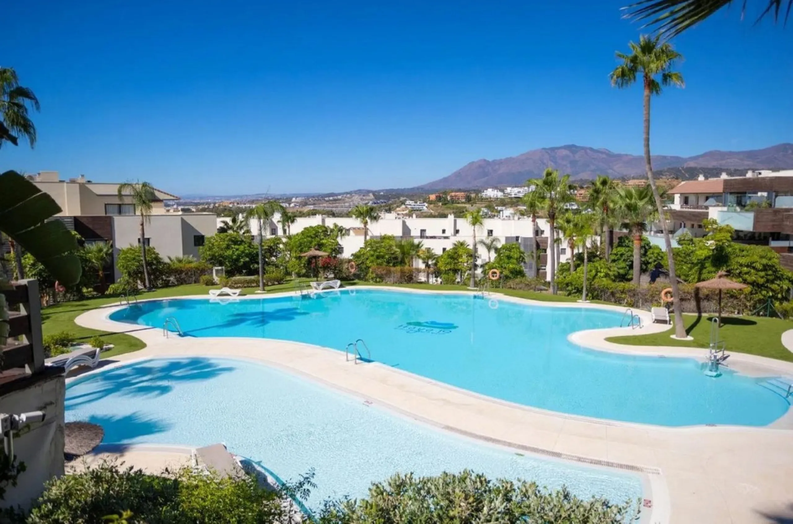 Elegance, Profitability & Prime Location – Apartment in Los Flamingos Golf Resort