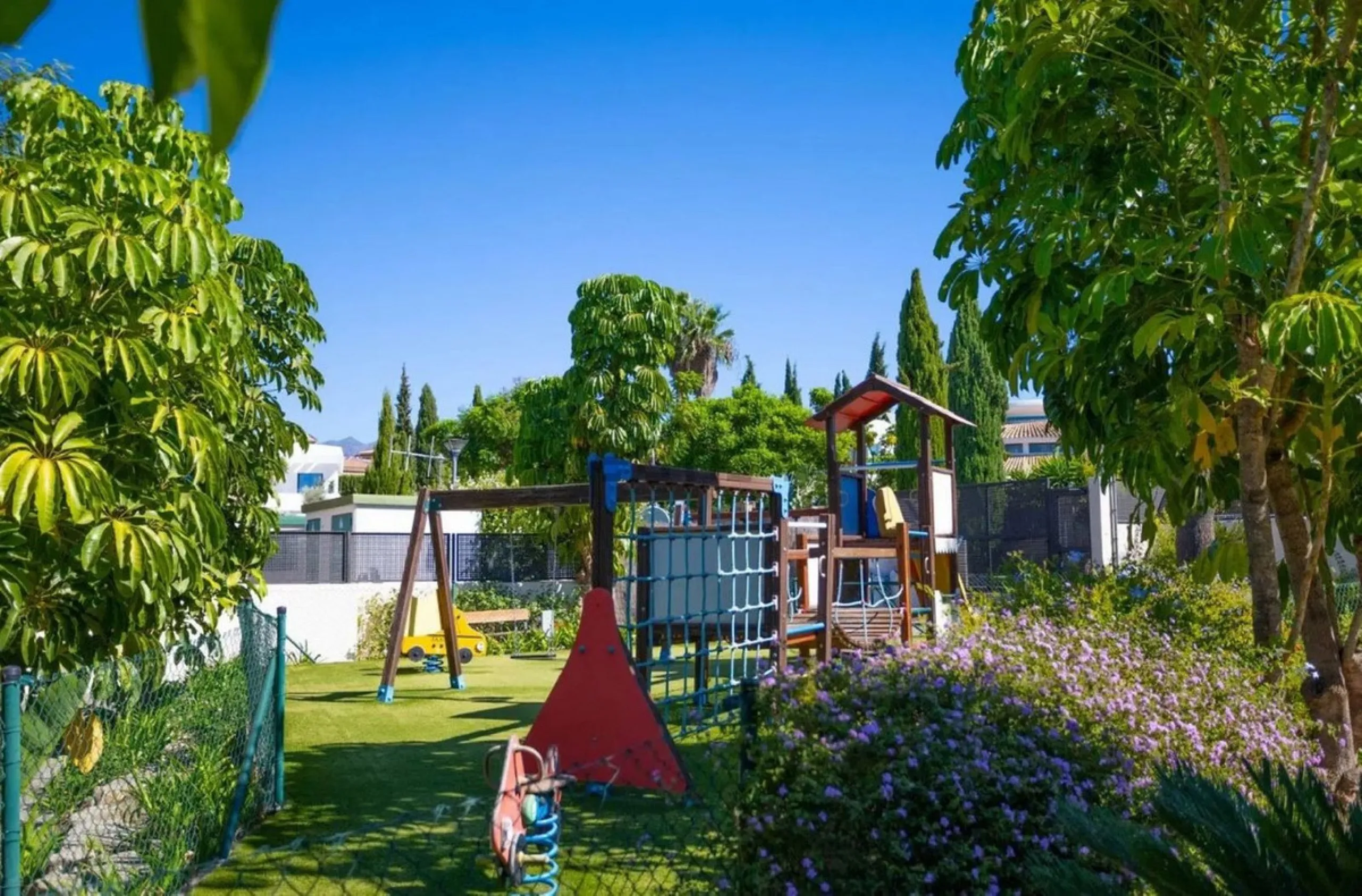 Elegance, Profitability & Prime Location – Apartment in Los Flamingos Golf Resort