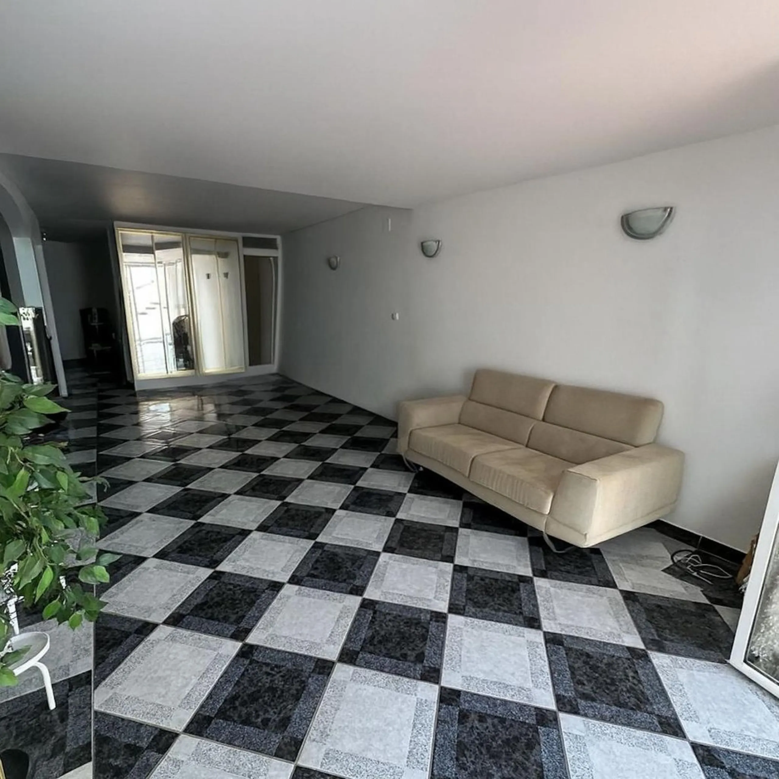 FRONTLINE BEACHFRONT APARTMENT IN SITIO DE CALAHONDA ! IDEAL INVESTMENT OPPORTUNITY !