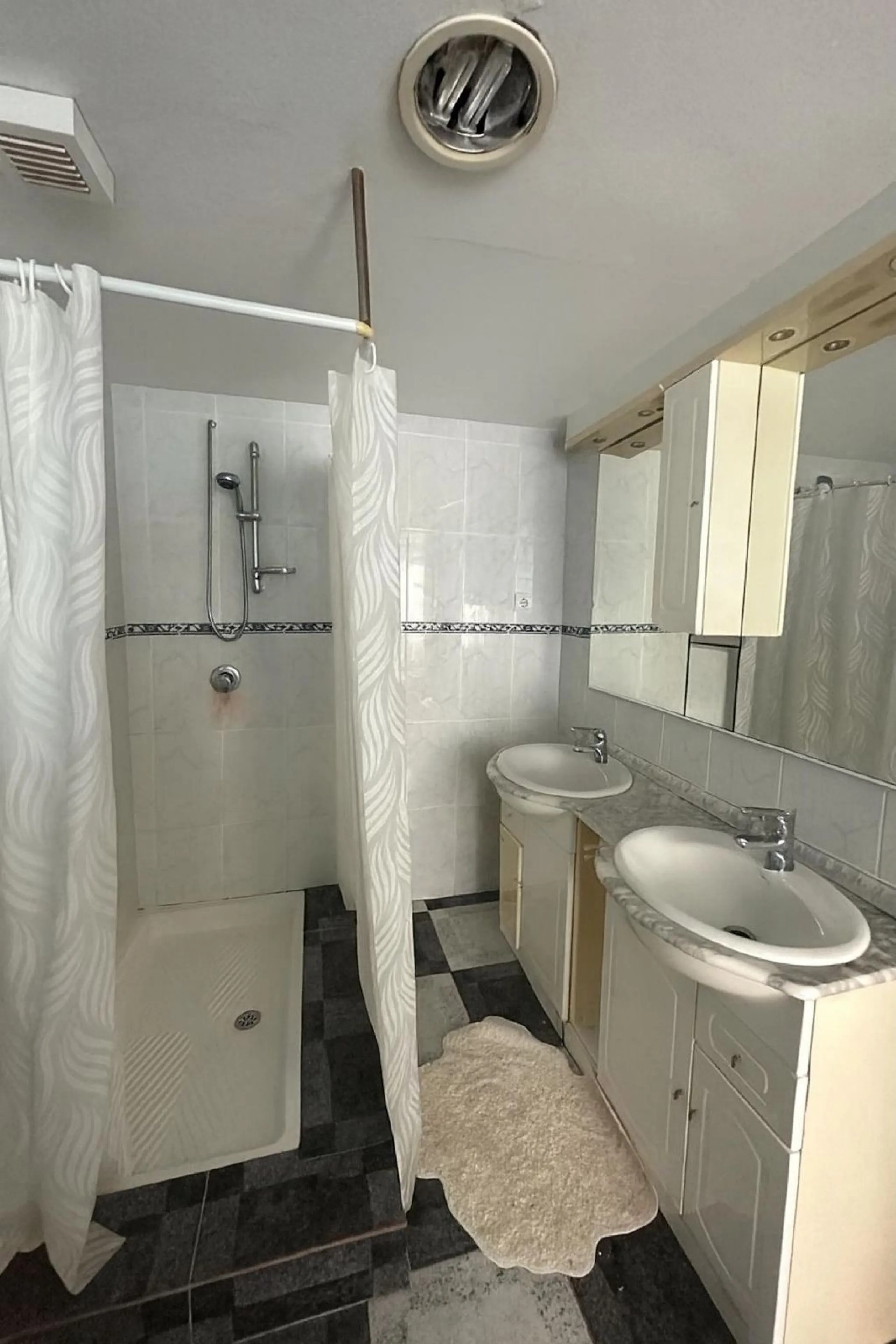 FRONTLINE BEACHFRONT APARTMENT IN SITIO DE CALAHONDA ! IDEAL INVESTMENT OPPORTUNITY !