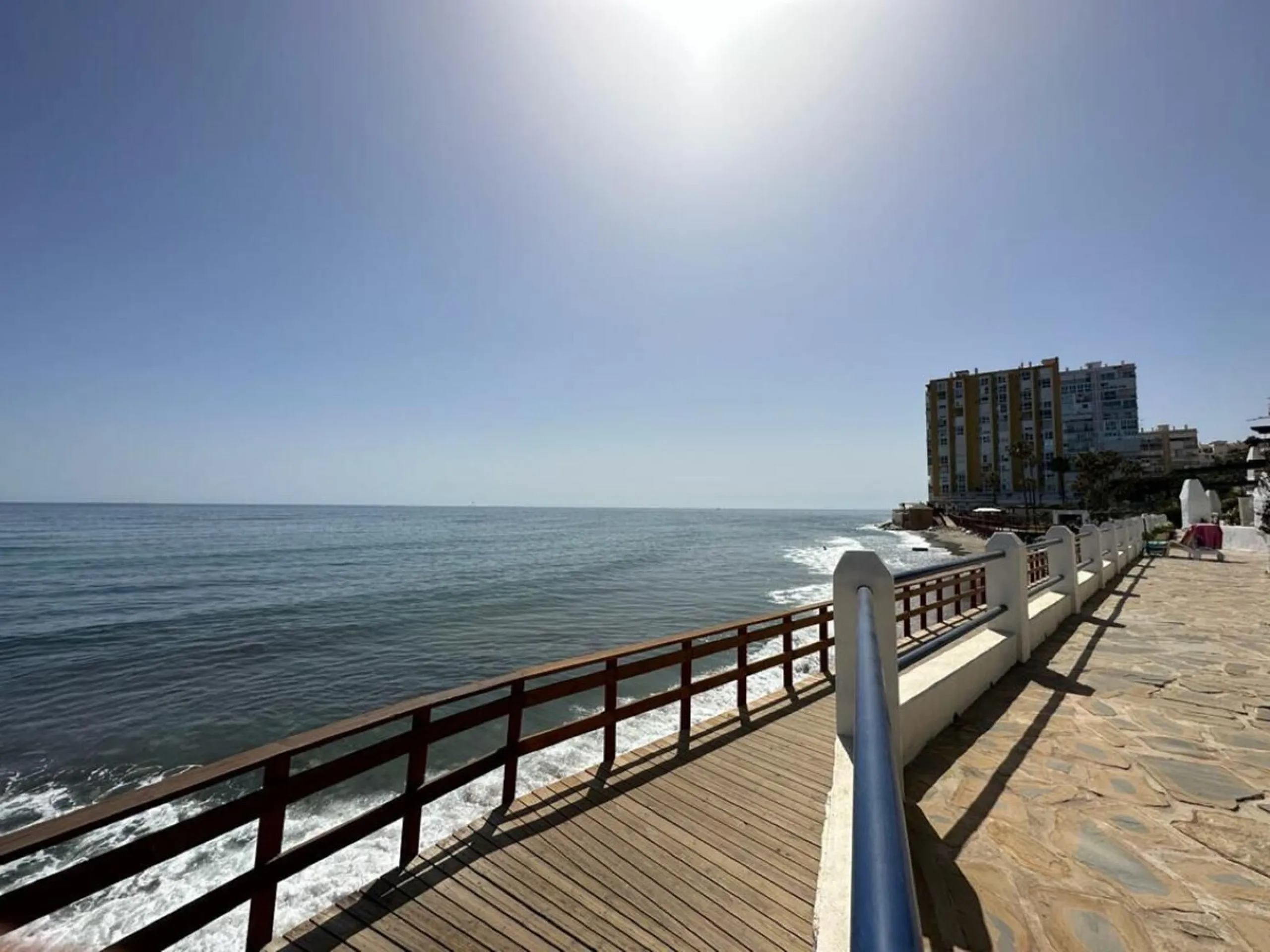 FRONTLINE BEACHFRONT APARTMENT IN SITIO DE CALAHONDA ! IDEAL INVESTMENT OPPORTUNITY !