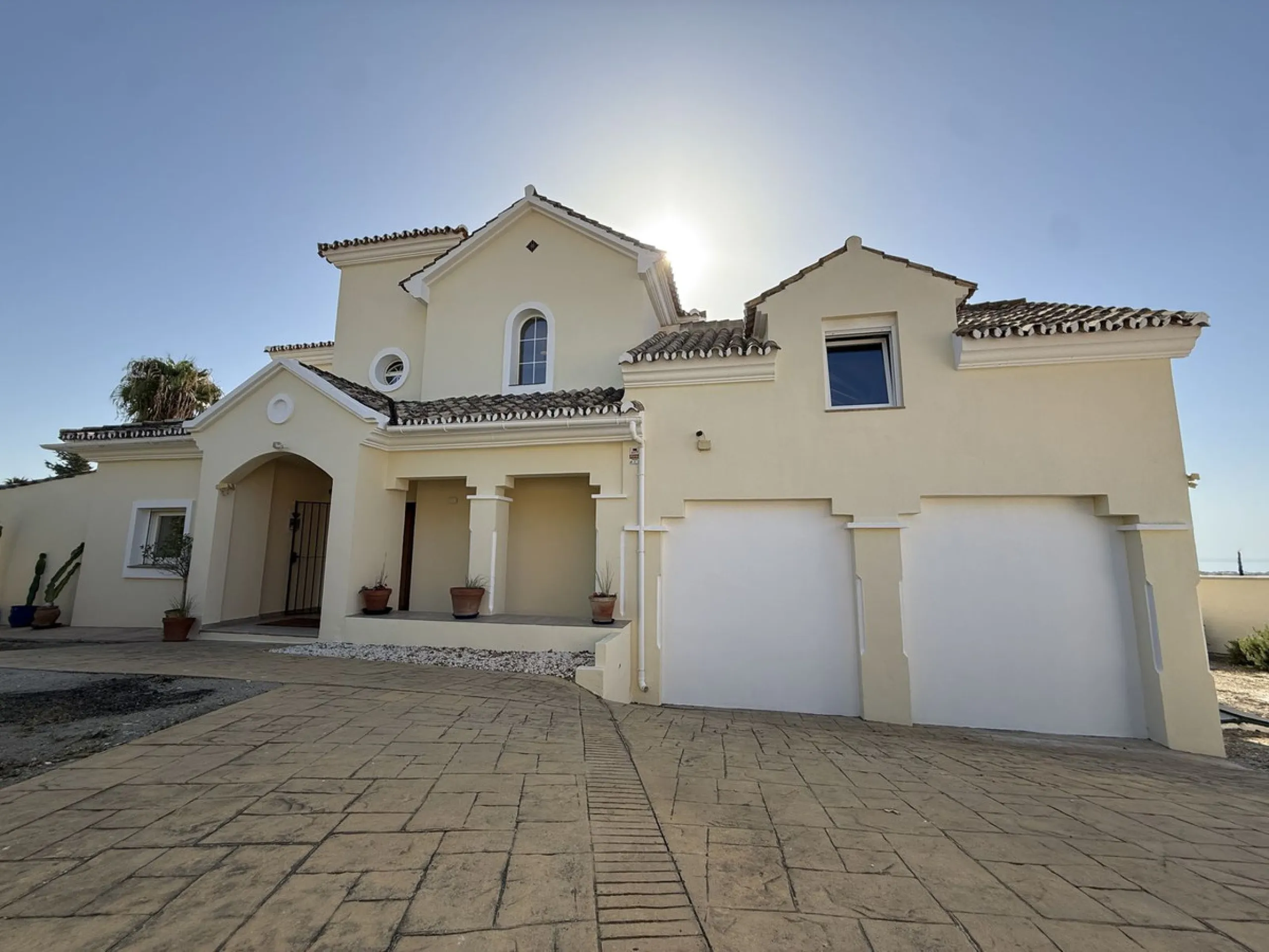 The house has been recently renovated throughout, in the main house you have 4 bedrooms, one bedroom is on the ground floor with a guest toilet, access to the main terrace from the bedroom, on the upper level you have three bedrooms, the largest of the be