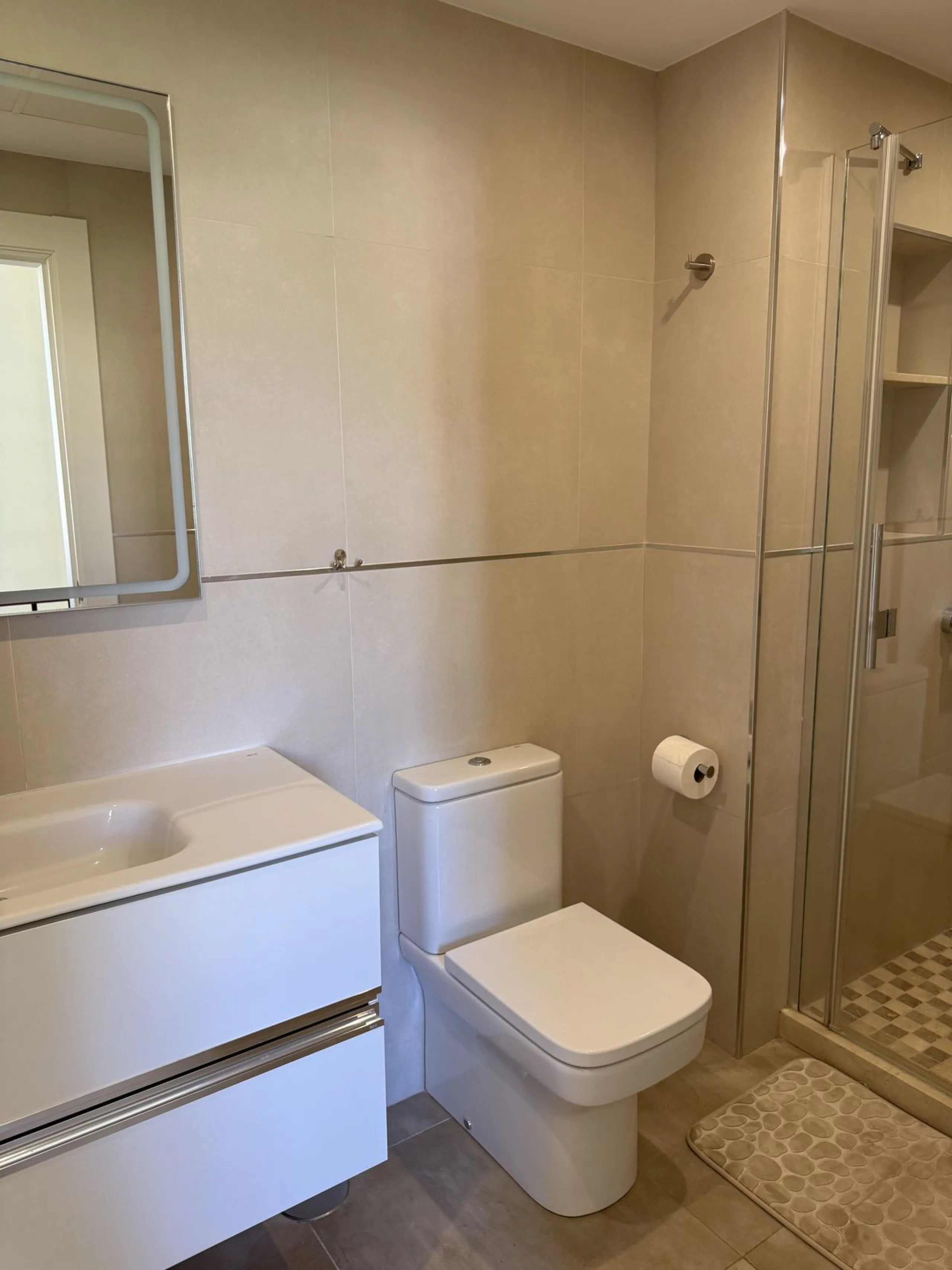 The house has been recently renovated throughout, in the main house you have 4 bedrooms, one bedroom is on the ground floor with a guest toilet, access to the main terrace from the bedroom, on the upper level you have three bedrooms, the largest of the be