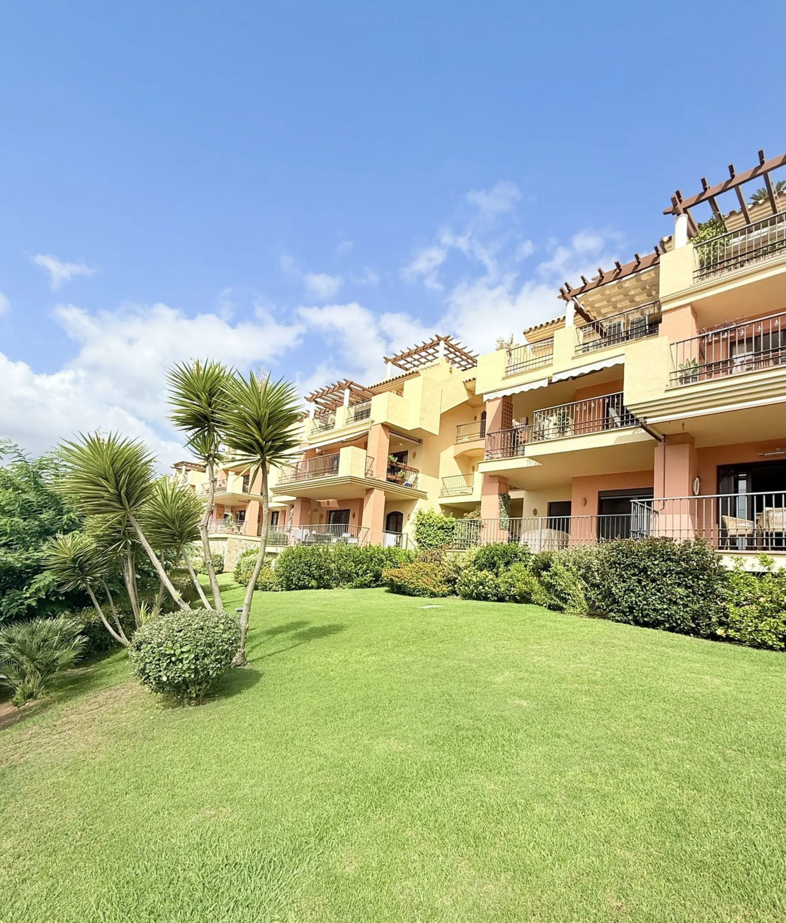 Ground Floor Corner Apartment | Los Arqueros Golf Resort, Benahavís