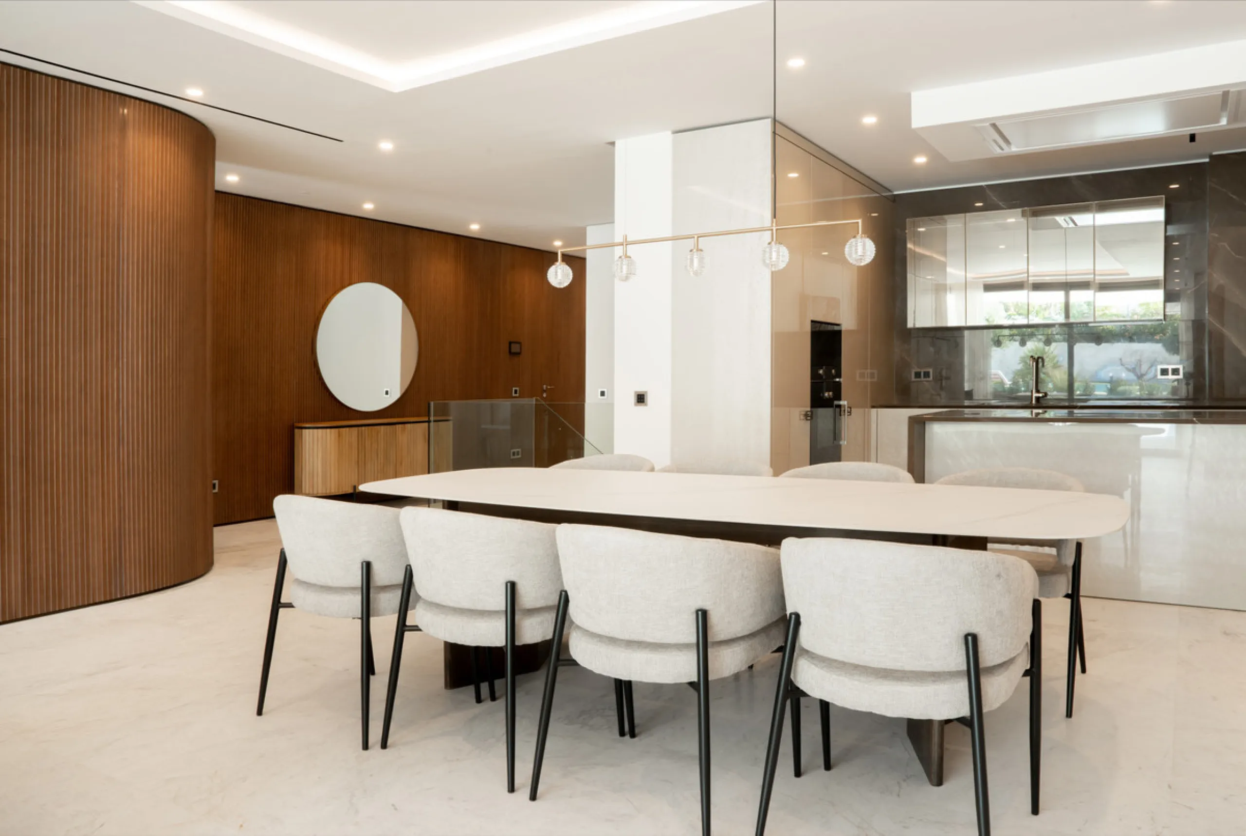 Apartment - Ground Floor Apartment в продаже в Marbella, Málaga. В доме 4 спален и 4 ванных комнат. Площадь дома 286 м²