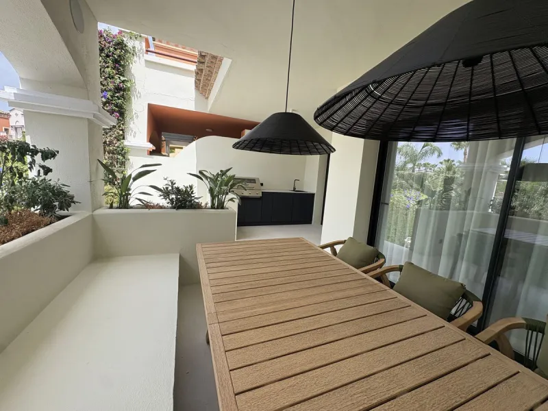 House - Townhouse в продаже в Marbella, Málaga. В доме 4 спален и 5 ванных комнат. Площадь дома 269 м². Площадь участка 60 м²