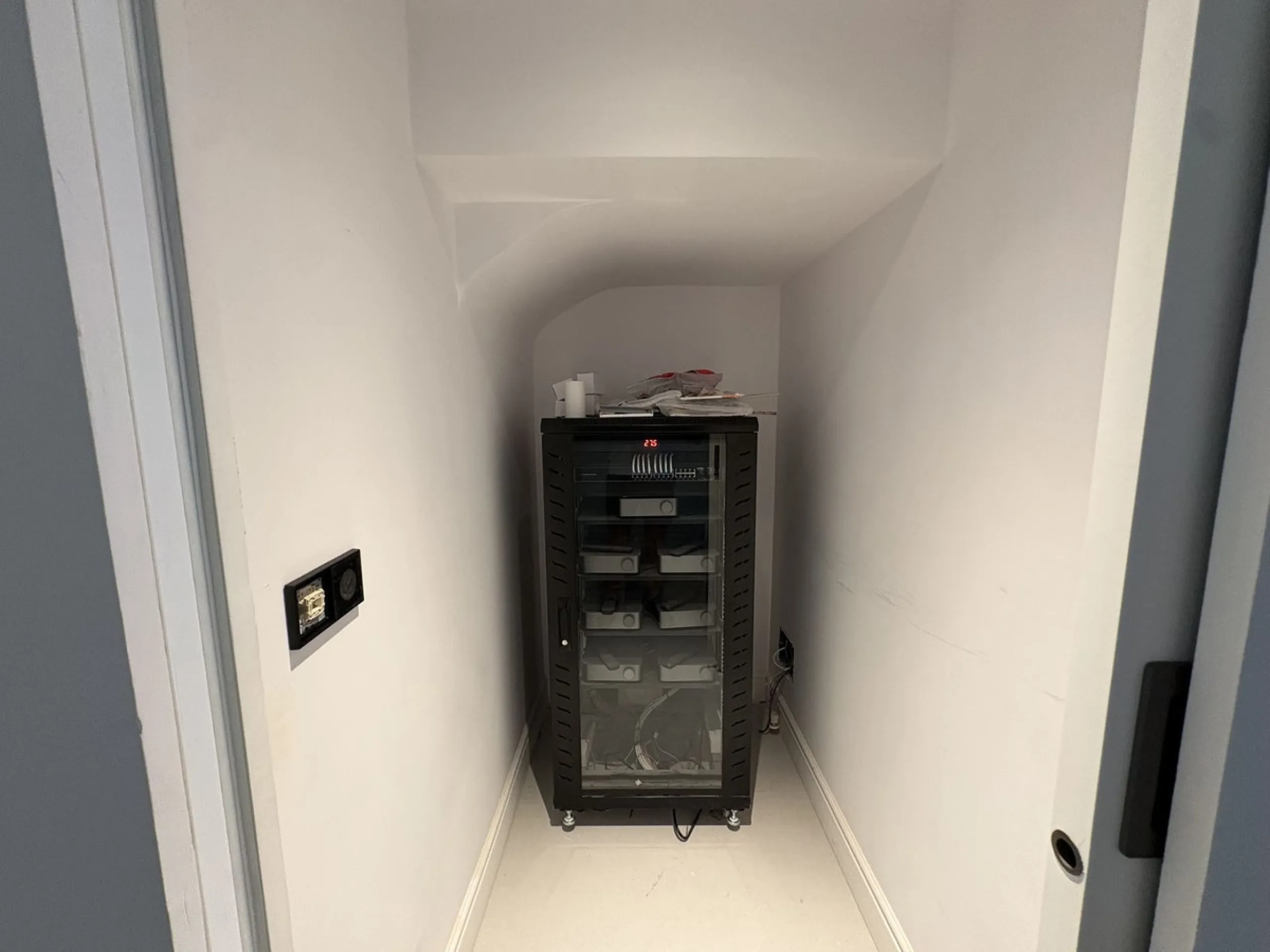 House - Townhouse в продаже в Marbella, Málaga. В доме 4 спален и 5 ванных комнат. Площадь дома 269 м². Площадь участка 60 м²