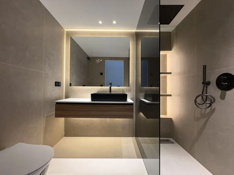 House - Townhouse в продаже в Marbella, Málaga. В доме 4 спален и 5 ванных комнат. Площадь дома 269 м². Площадь участка 60 м²
