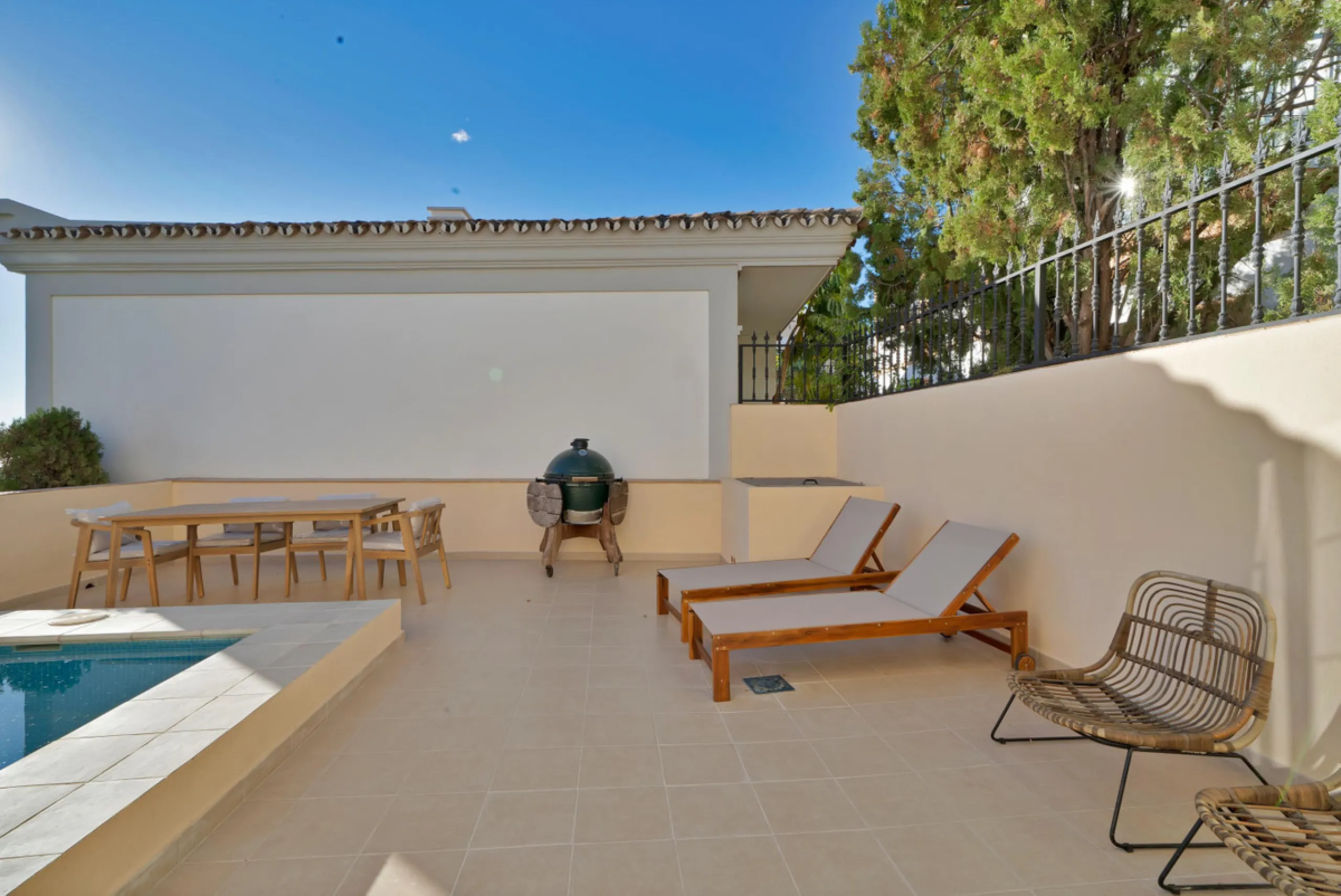 Exquisitely Renovated Townhouse with Sun-Drenched Terrace and Plunge Pool in Aldea Dorada