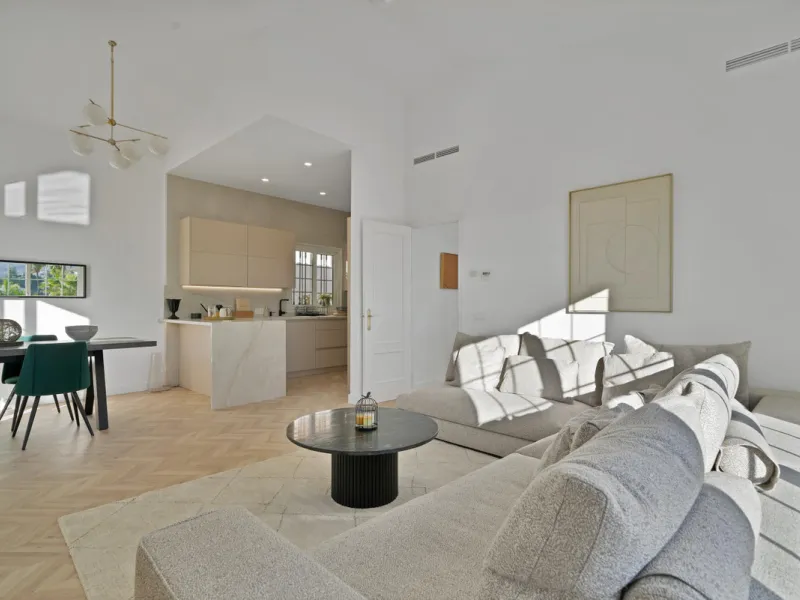 Exquisitely Renovated Townhouse with Sun-Drenched Terrace and Plunge Pool in Aldea Dorada