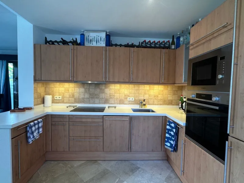 BEACHSIDE Townhouse for Sale in Villa Cana, Estepona – Spacious Outdoor Living & Great Potential