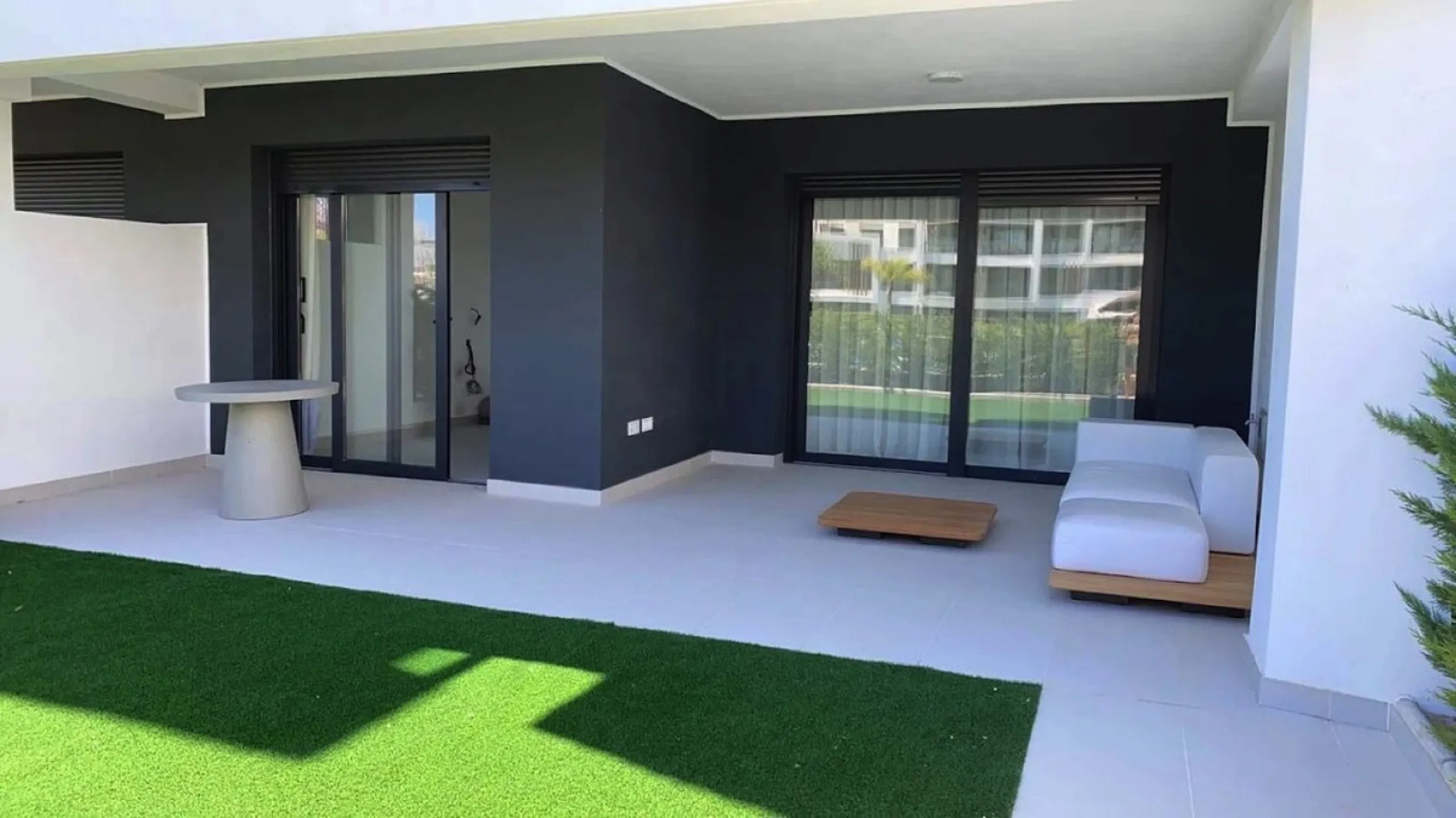 Charming Renovated Ground-Floor Apartment in Los Miradores del Sol (Phase 1), Estepona – Private Garden, Modern Finishes, and Steps from the Beach!