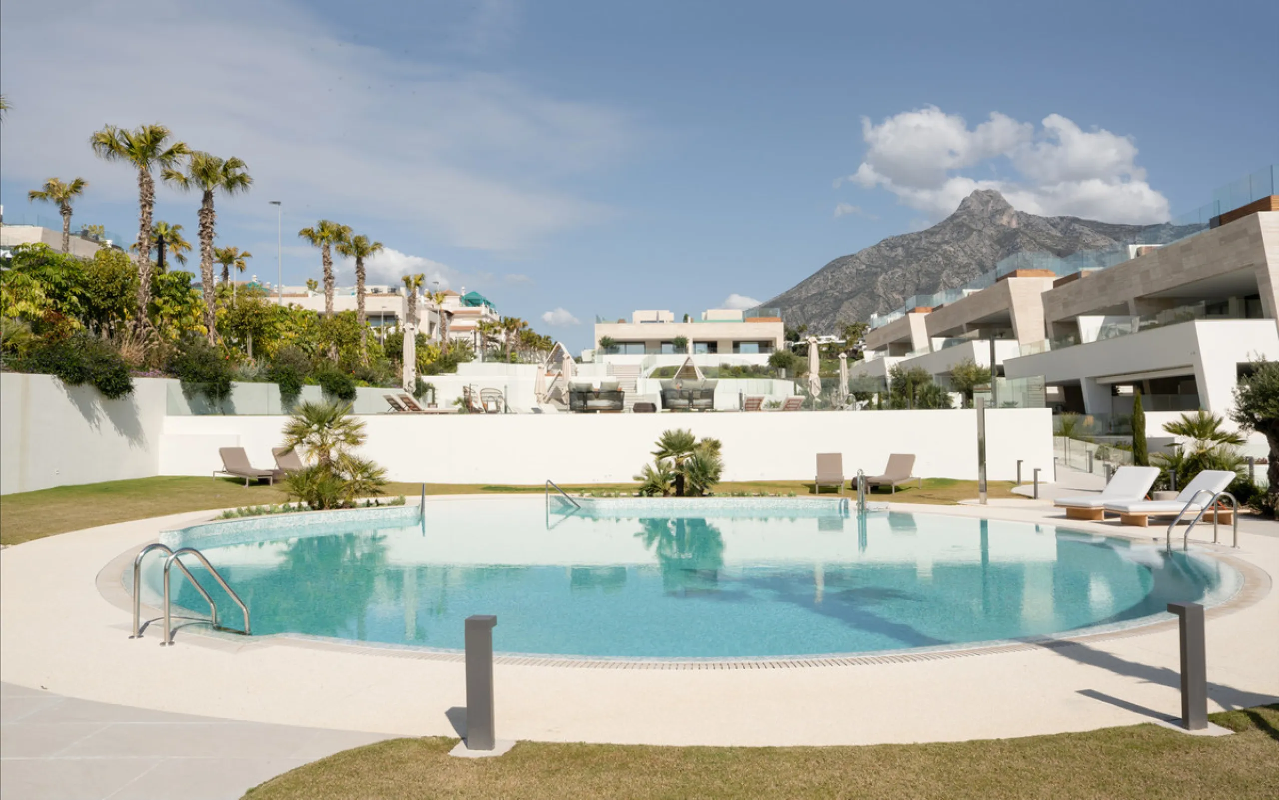 Apartment - Ground Floor Apartment в продаже в Marbella, Málaga. В доме 4 спален и 4 ванных комнат. Площадь дома 286 м²