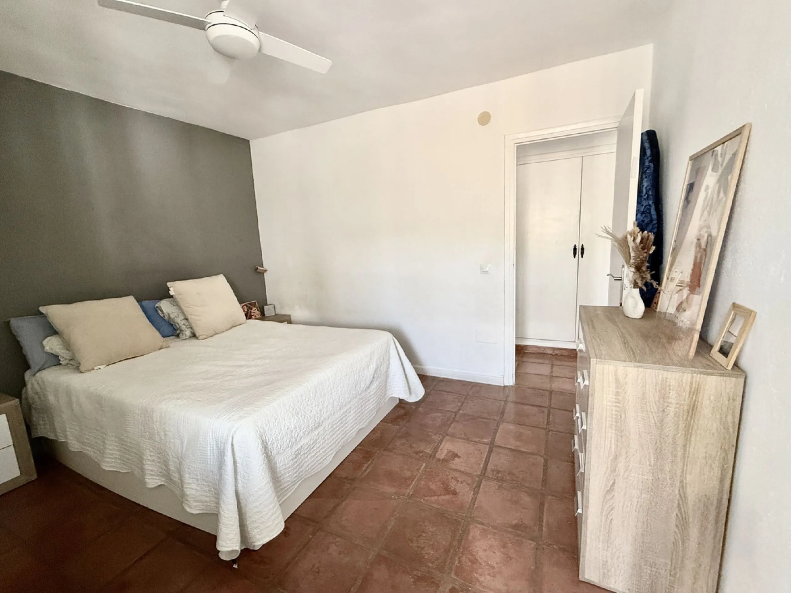 House - Townhouse в продаже в Mijas, Málaga. В доме 3 спален и 2 ванных комнат. Площадь дома 138 м²