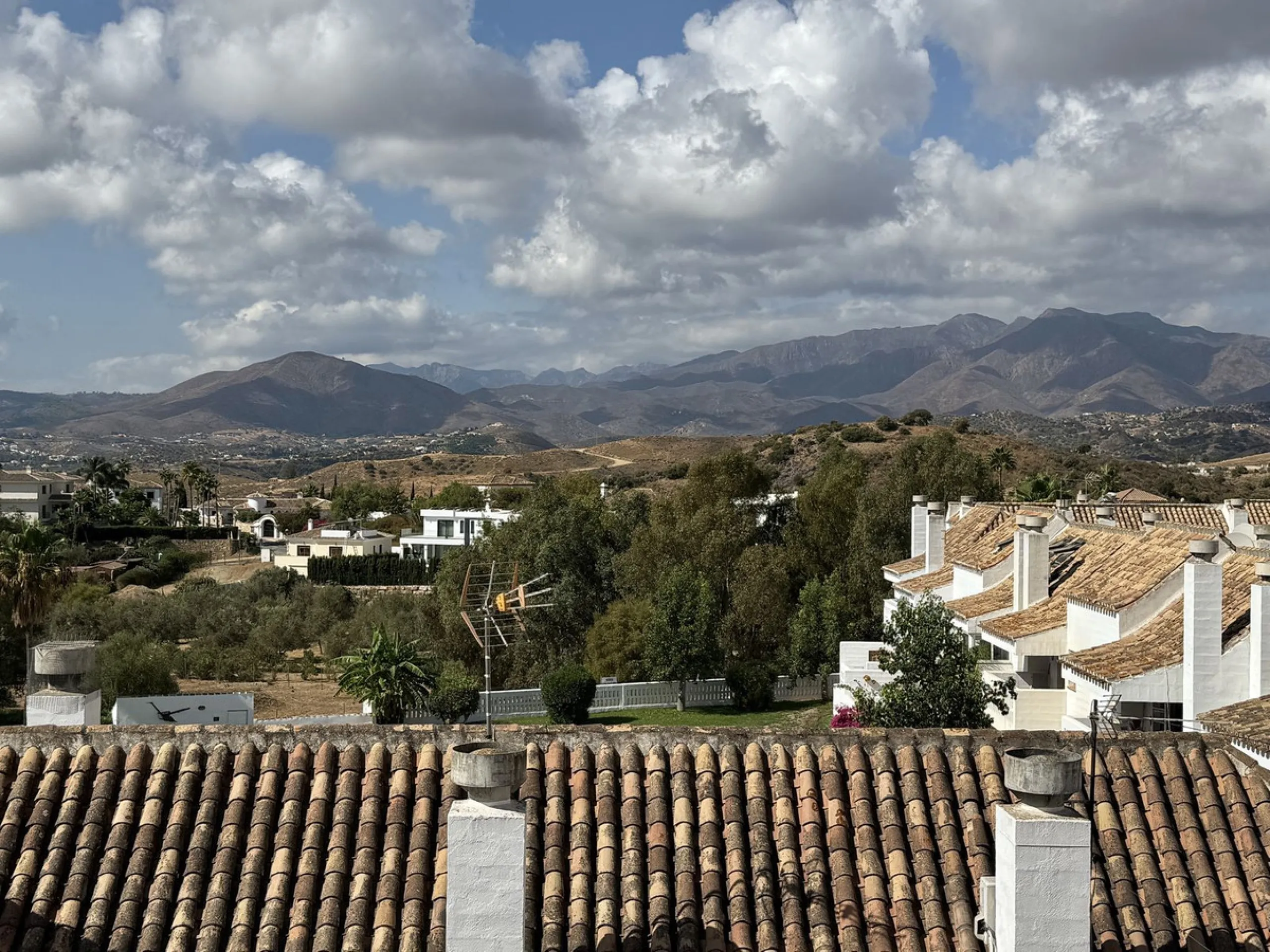 House - Townhouse в продаже в Mijas, Málaga. В доме 3 спален и 2 ванных комнат. Площадь дома 138 м²