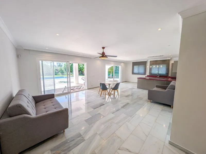 Frontline Golf Villa for Sale in Nueva Andalucía – Los Naranjos