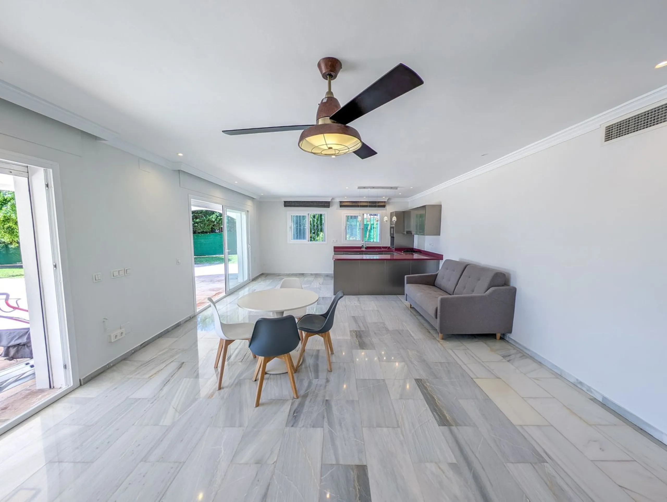 Frontline Golf Villa for Sale in Nueva Andalucía – Los Naranjos