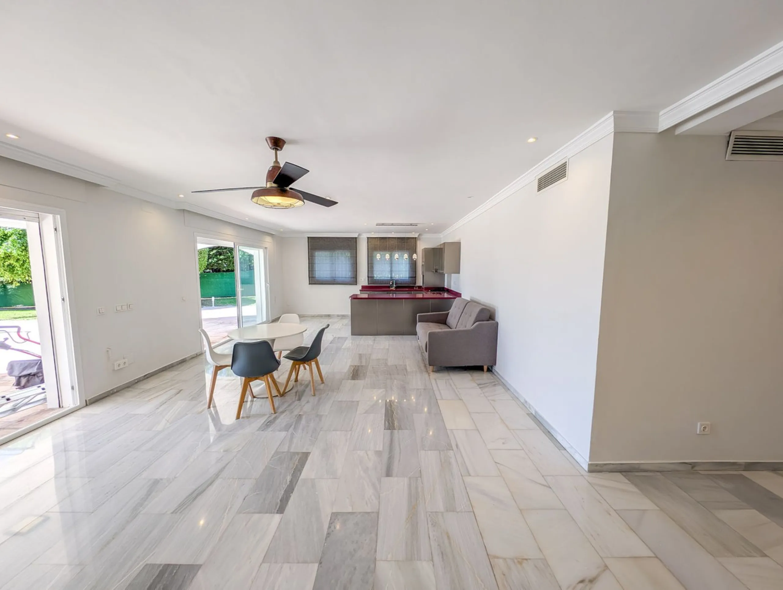 Frontline Golf Villa for Sale in Nueva Andalucía – Los Naranjos