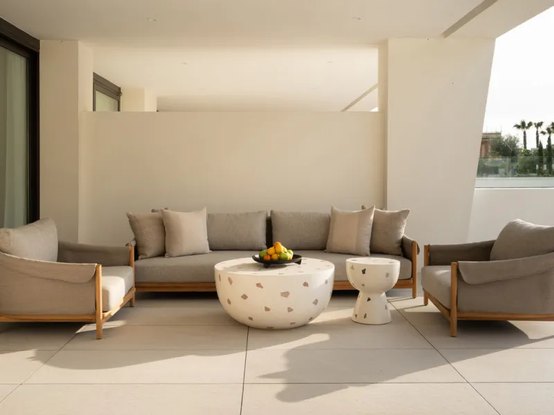 This exquisite 4-bedroom duplex in Epic Marbella by Fendi offers the ultimate in luxury living on Marbella's prestigious Golden Mile. With 337.94 m² of beautifully designed interiors and a 105.38 m² private terrace, this brand-new residence is the perfect