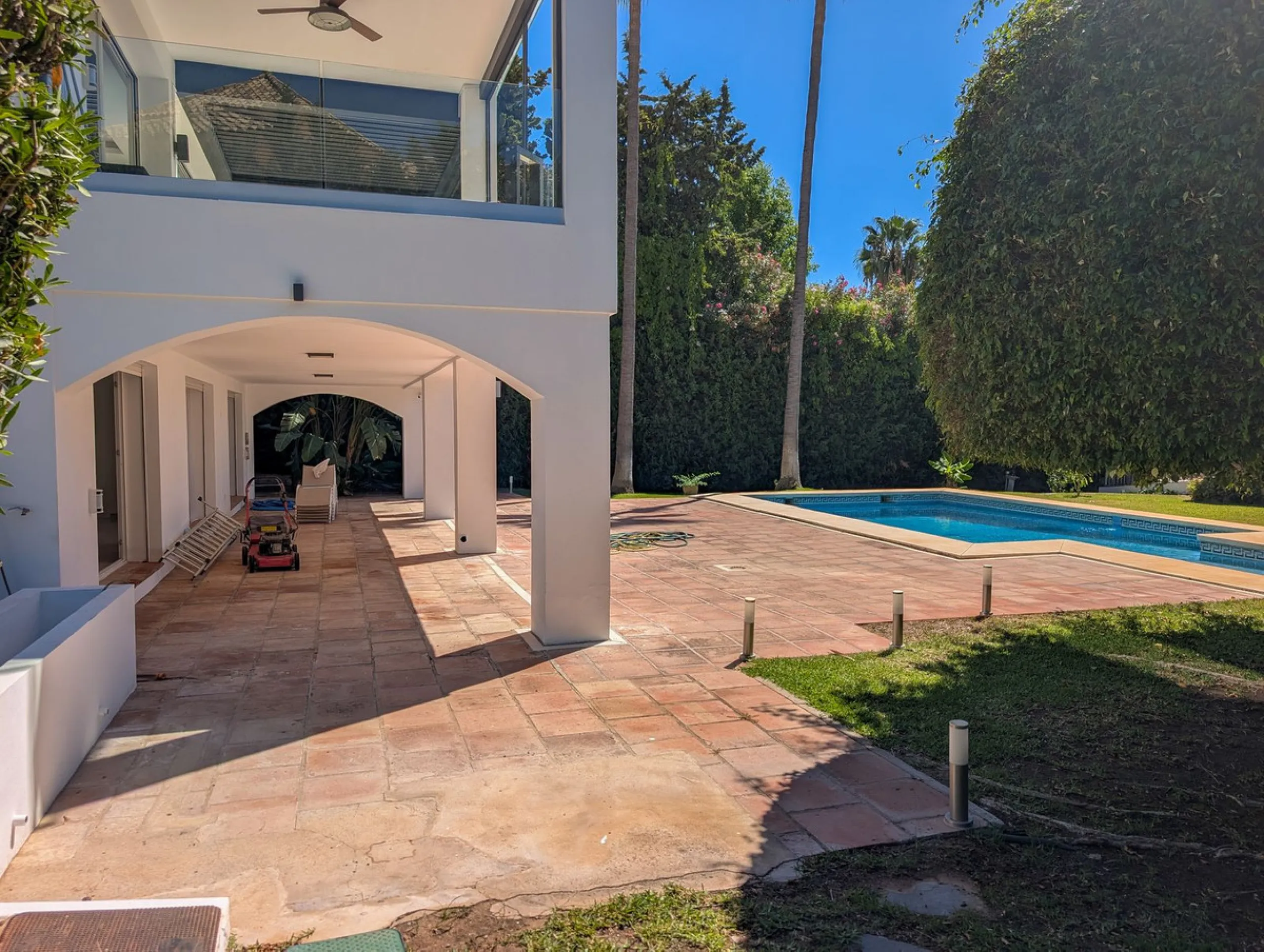 Frontline Golf Villa for Sale in Nueva Andalucía – Los Naranjos