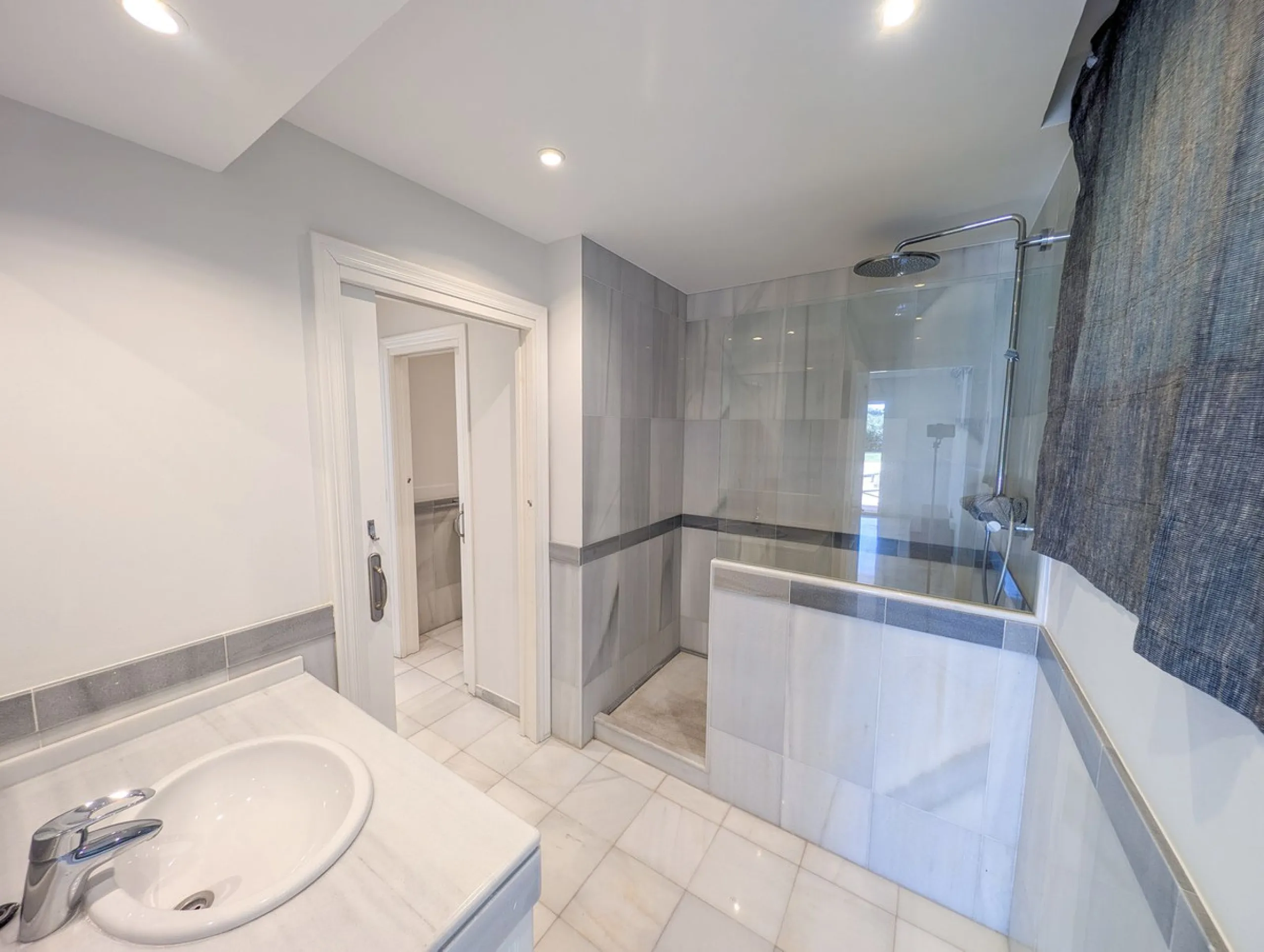 Frontline Golf Villa for Sale in Nueva Andalucía – Los Naranjos