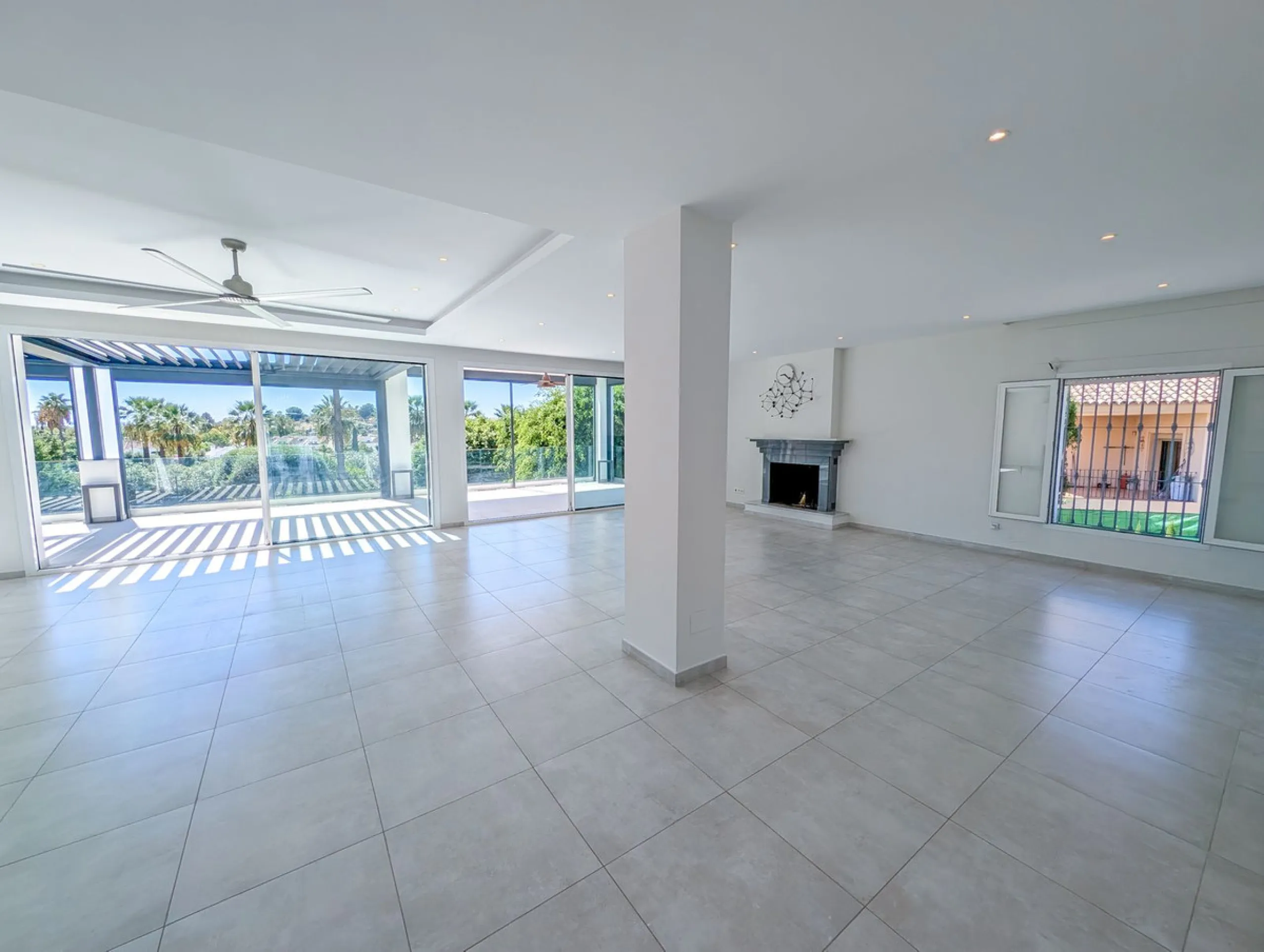 Frontline Golf Villa for Sale in Nueva Andalucía – Los Naranjos