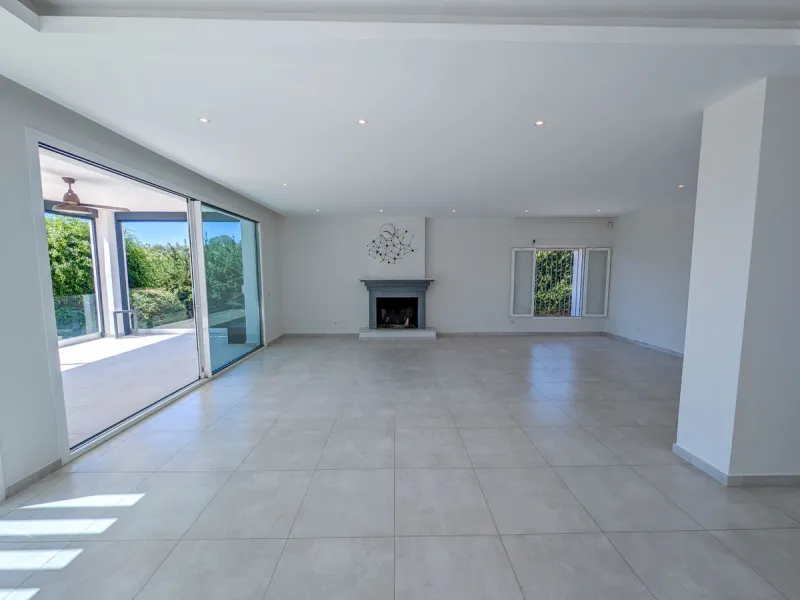 Frontline Golf Villa for Sale in Nueva Andalucía – Los Naranjos