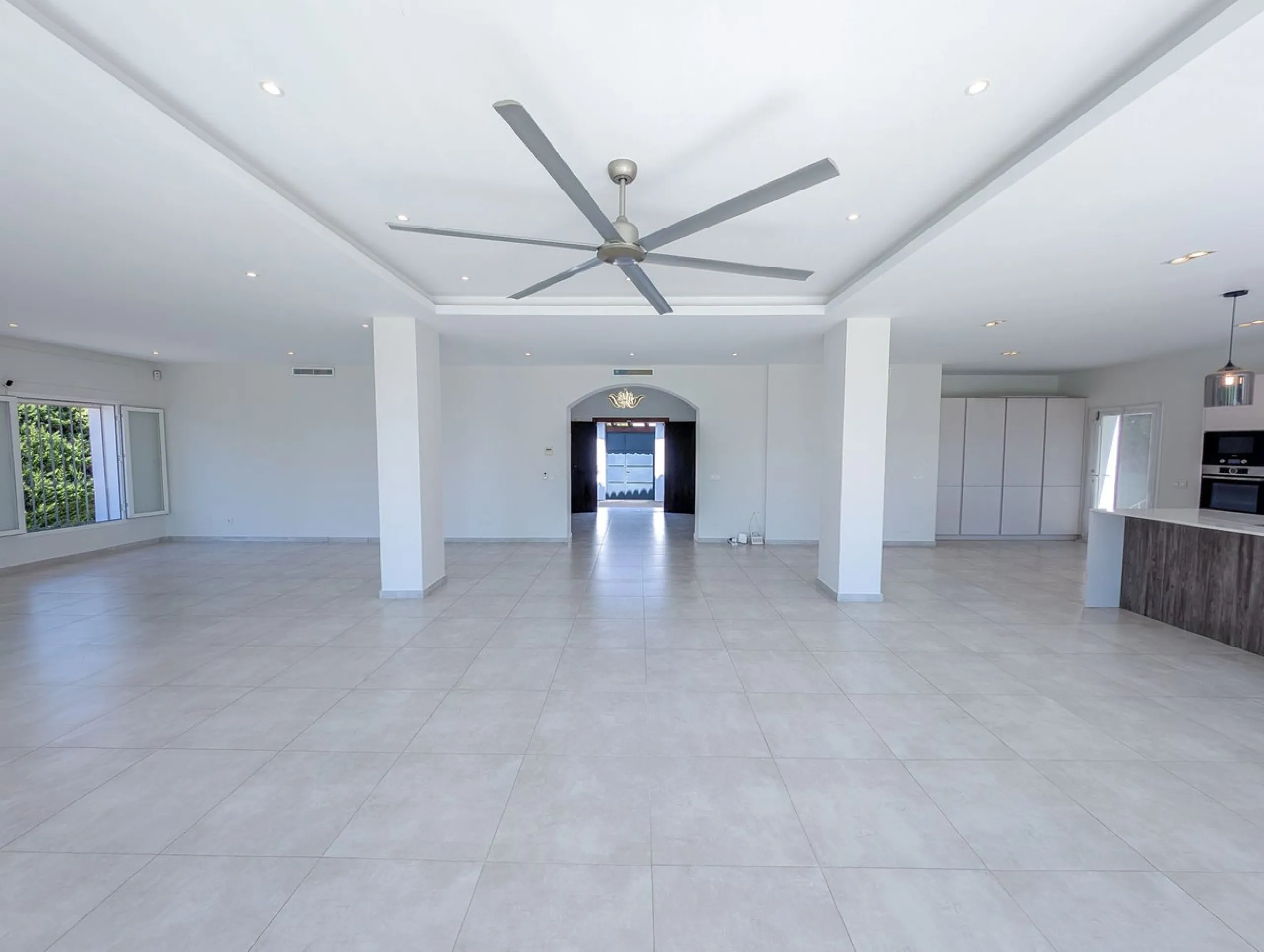 Frontline Golf Villa for Sale in Nueva Andalucía – Los Naranjos