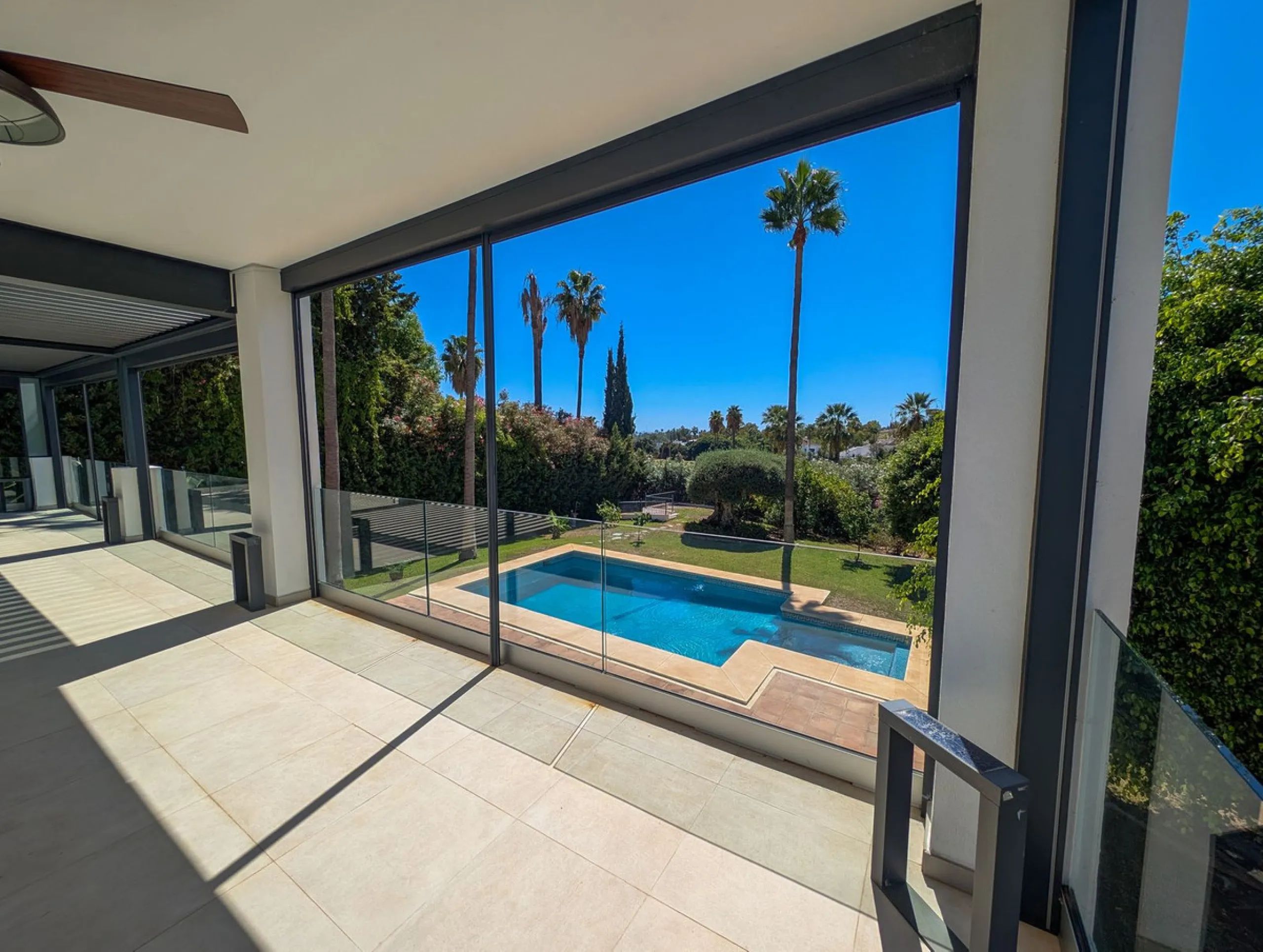 Frontline Golf Villa for Sale in Nueva Andalucía – Los Naranjos