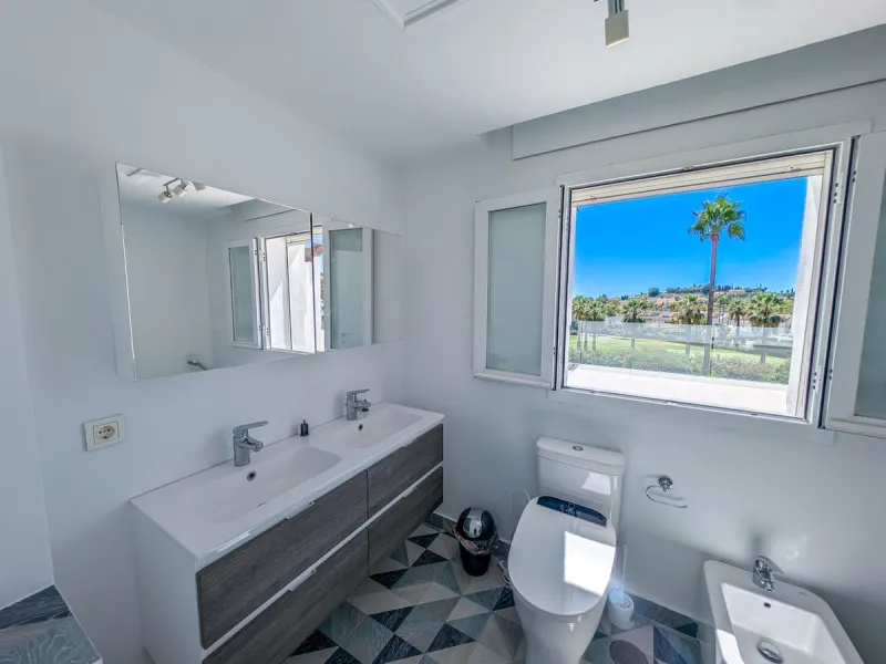 Frontline Golf Villa for Sale in Nueva Andalucía – Los Naranjos