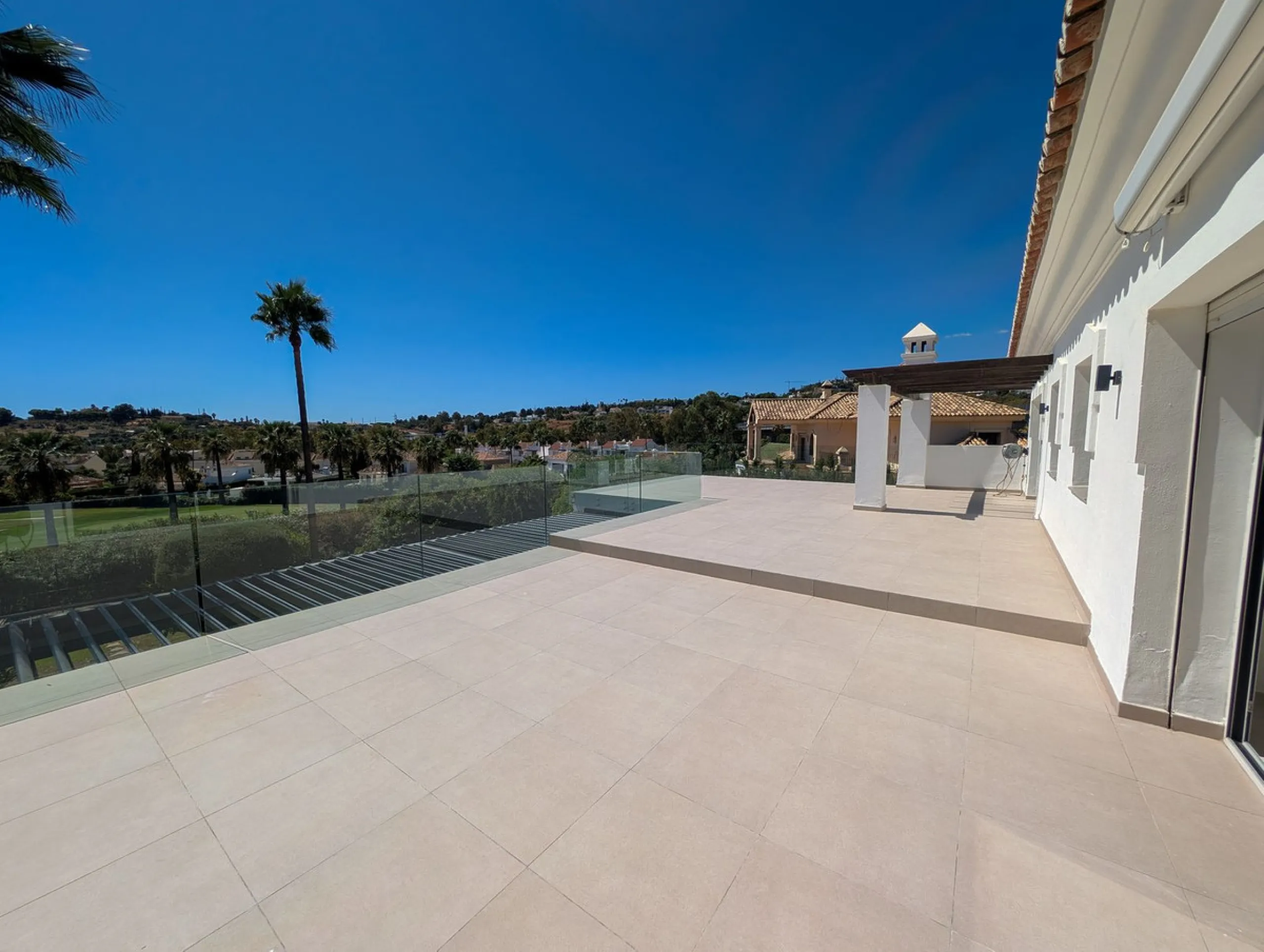 Frontline Golf Villa for Sale in Nueva Andalucía – Los Naranjos