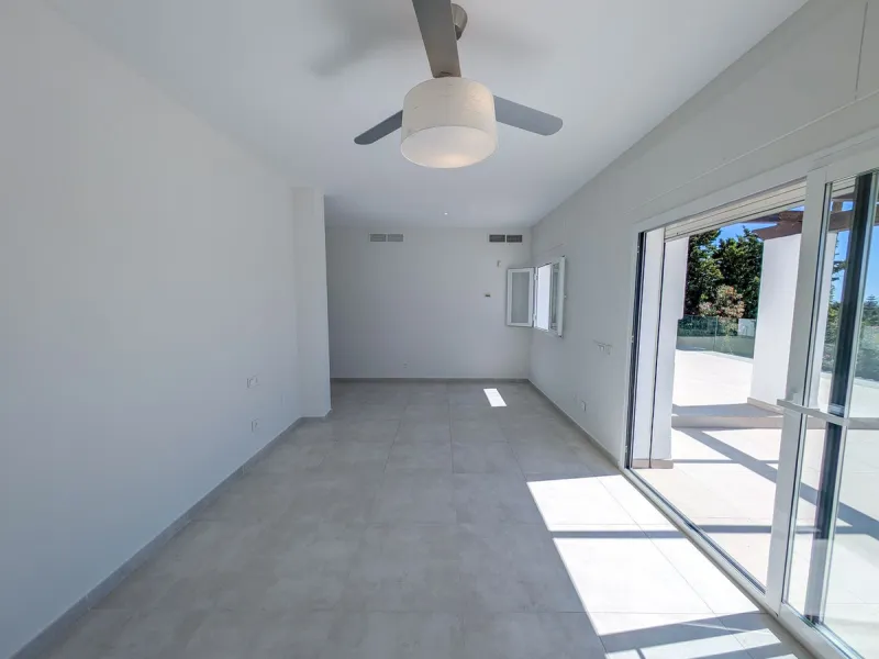 Frontline Golf Villa for Sale in Nueva Andalucía – Los Naranjos