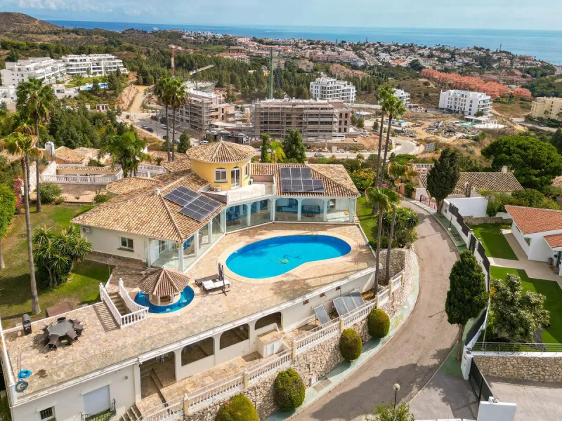 Beautiful South-Facing Five-Bedroom Villa in El Chaparral, Mijas Costa.