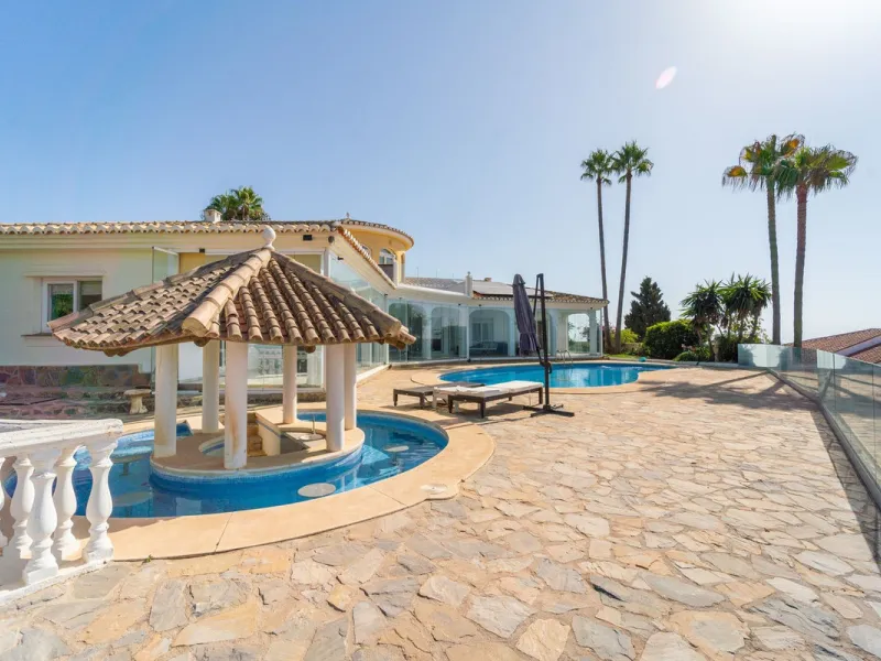 Beautiful South-Facing Five-Bedroom Villa in El Chaparral, Mijas Costa.