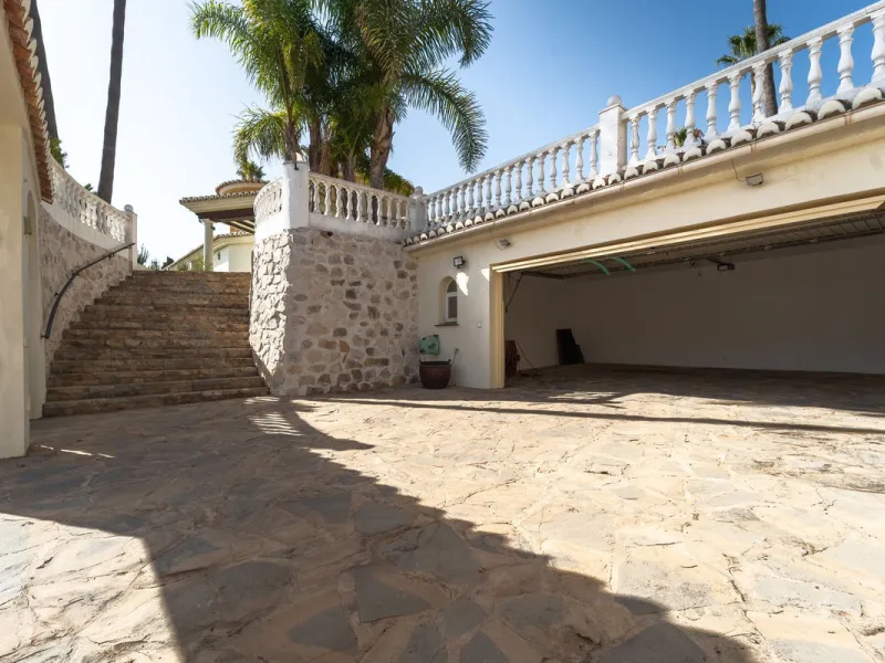 Beautiful South-Facing Five-Bedroom Villa in El Chaparral, Mijas Costa.