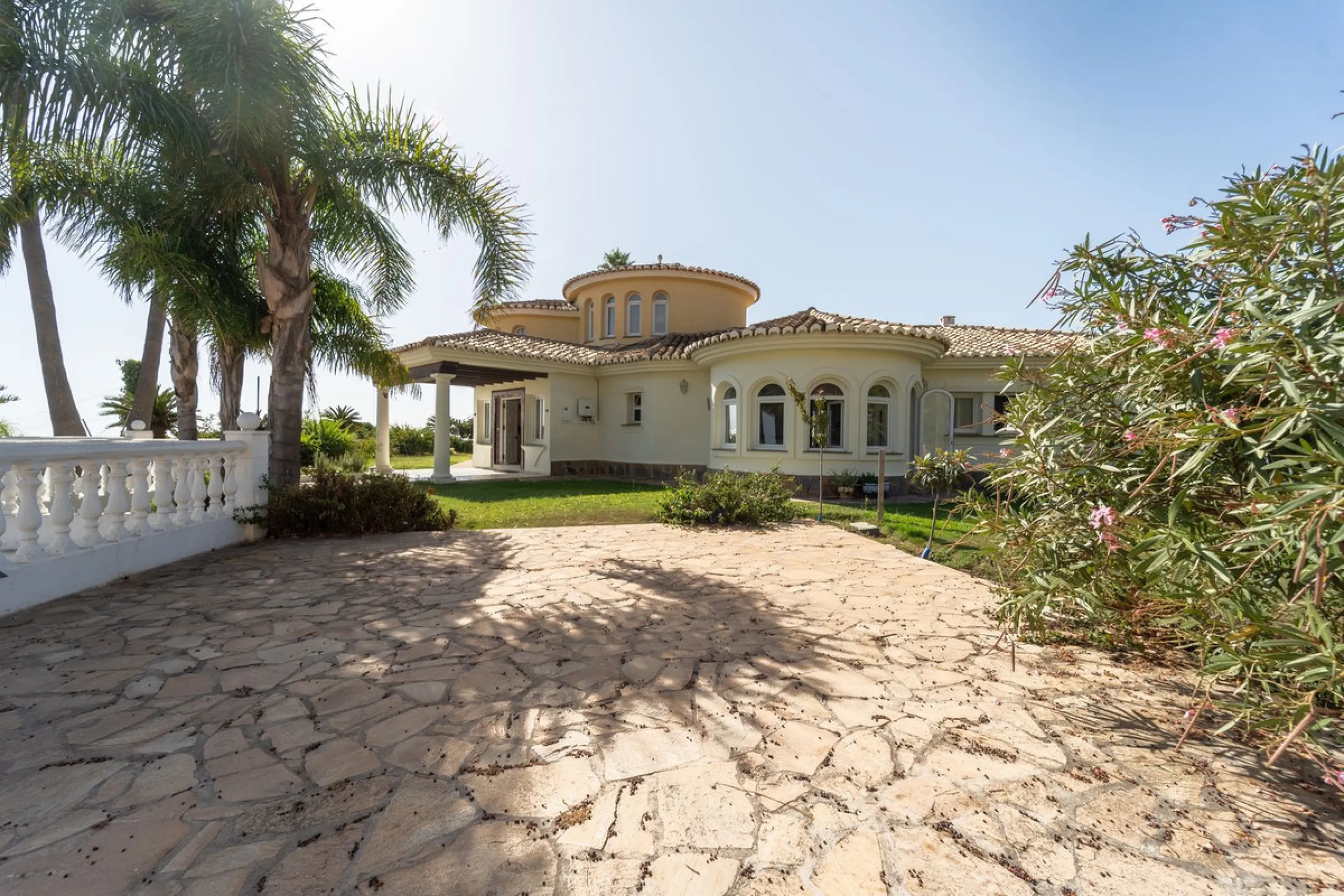 Beautiful South-Facing Five-Bedroom Villa in El Chaparral, Mijas Costa.